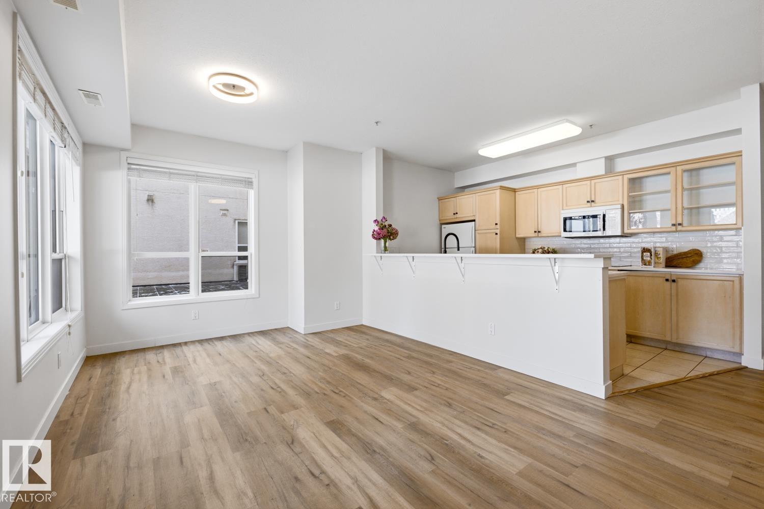 Photo 16 at 124 - 10023 110 Street NW, Wîhkwêntôwin, Edmonton