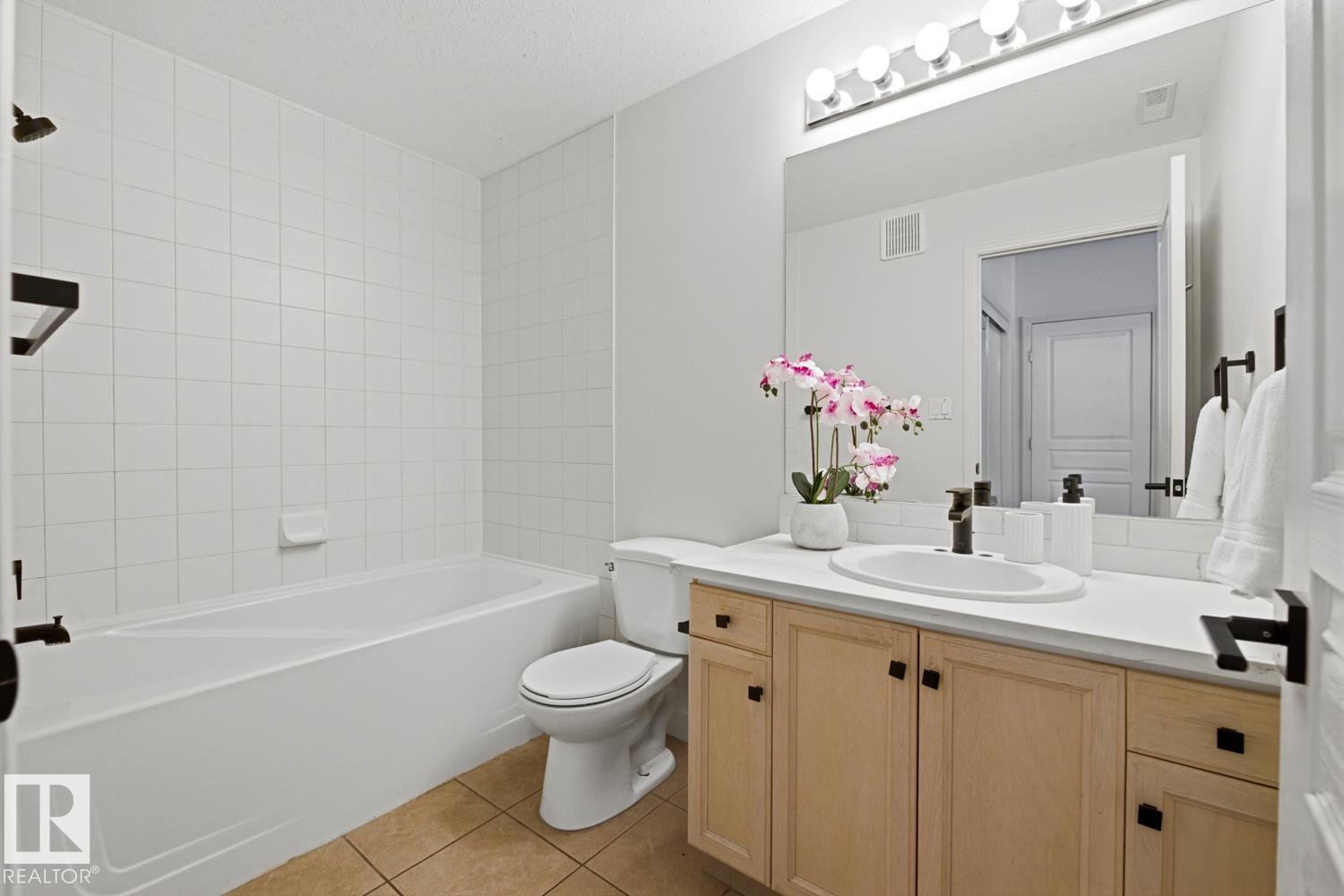 Photo 25 at 124 - 10023 110 Street NW, Wîhkwêntôwin, Edmonton