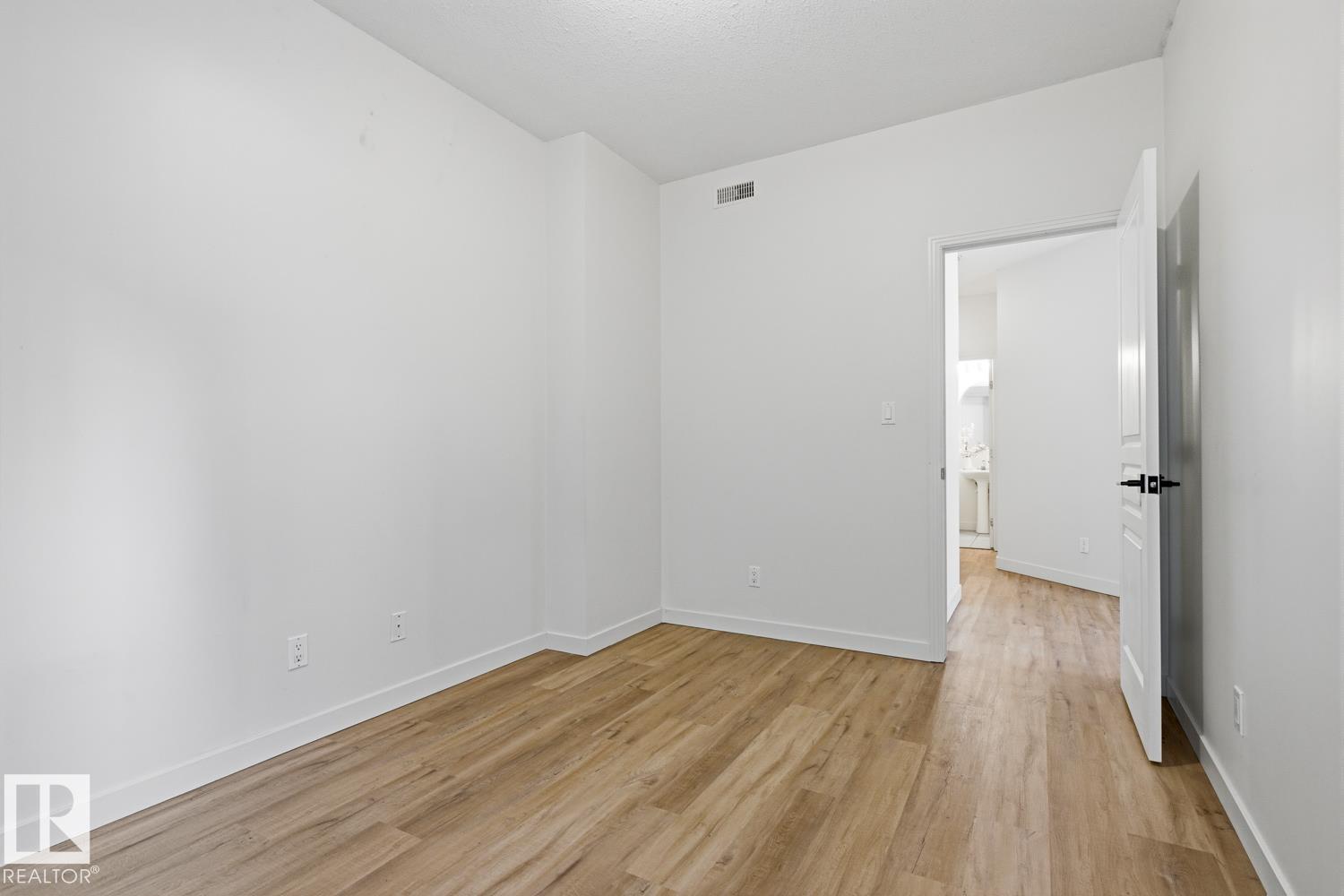 Photo 28 at 124 - 10023 110 Street NW, Wîhkwêntôwin, Edmonton