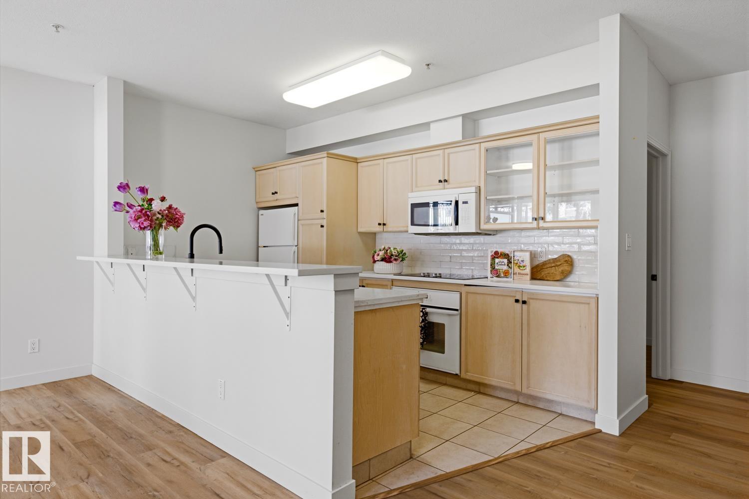 Photo 9 at 124 - 10023 110 Street NW, Wîhkwêntôwin, Edmonton