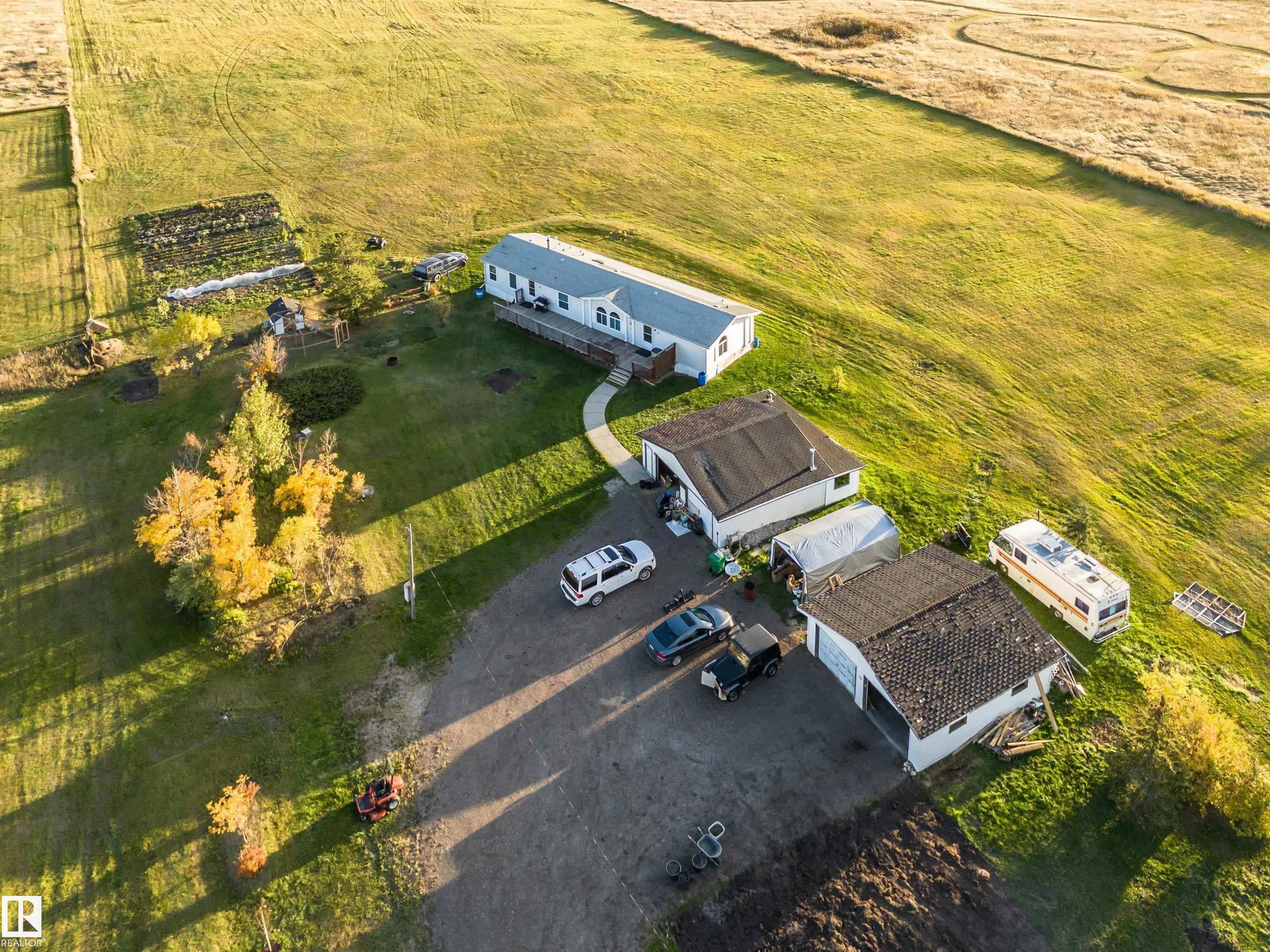 Photo 6 at 1050 - 48520 Hwy 2, None, Rural Leduc County