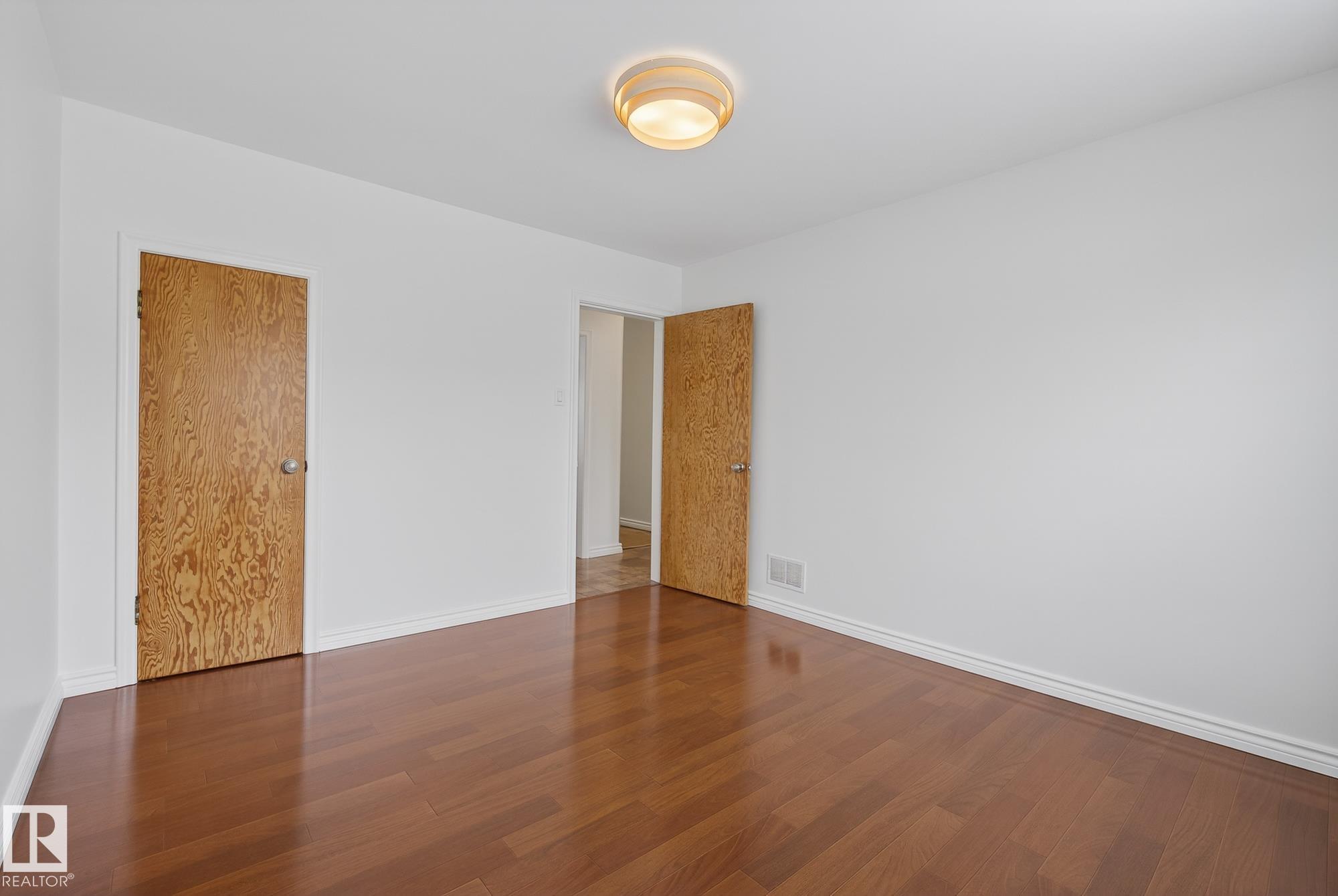 Photo 23 at 10336 80 Street NW, Forest Heights, Edmonton