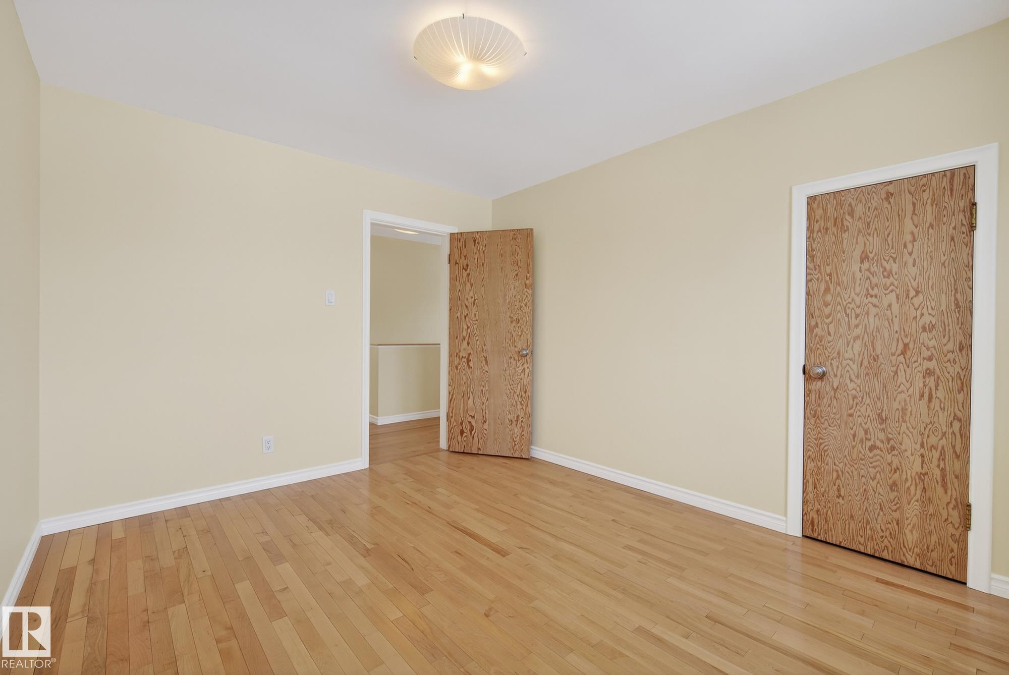 Photo 32 at 10336 80 Street NW, Forest Heights, Edmonton