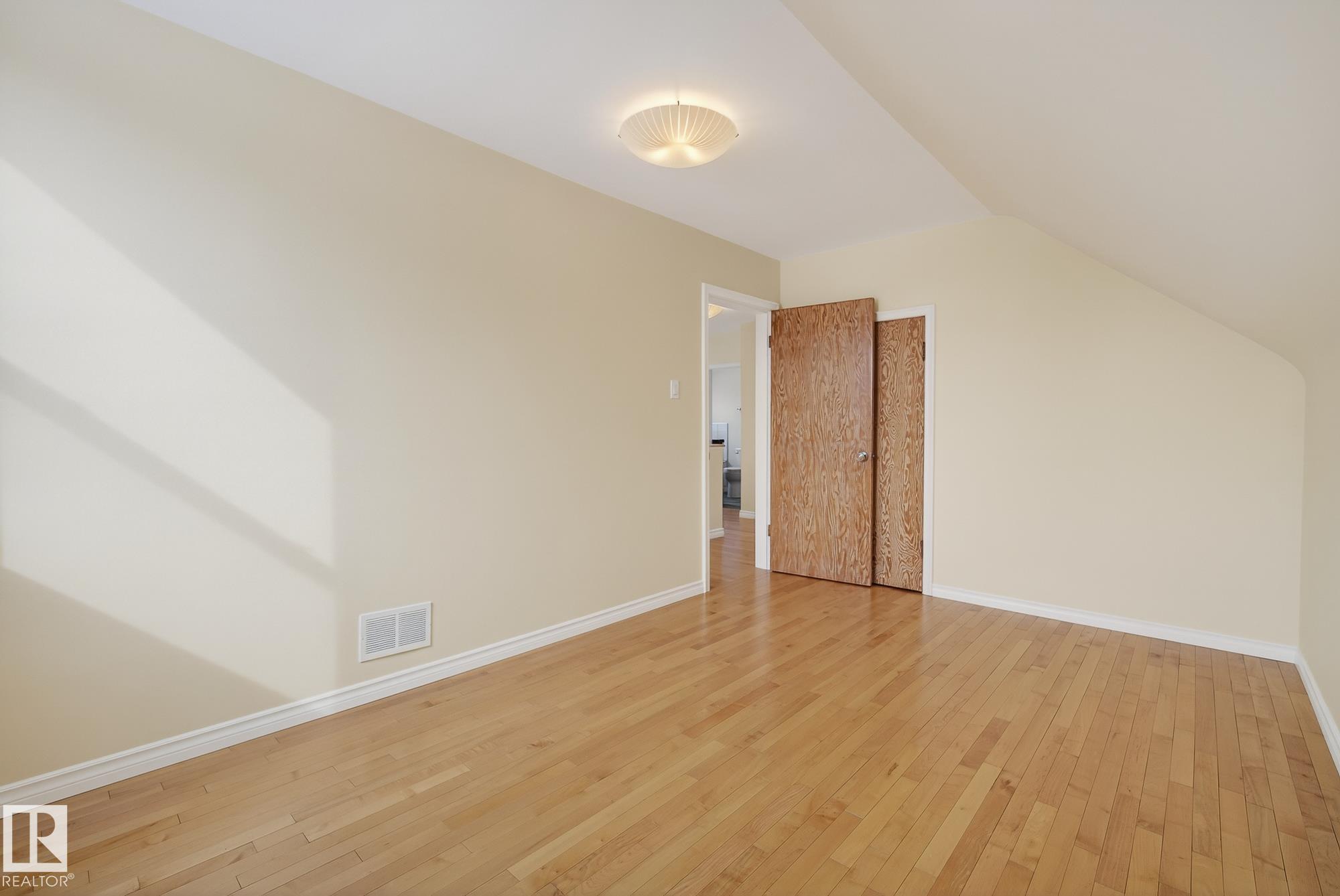 Photo 36 at 10336 80 Street NW, Forest Heights, Edmonton