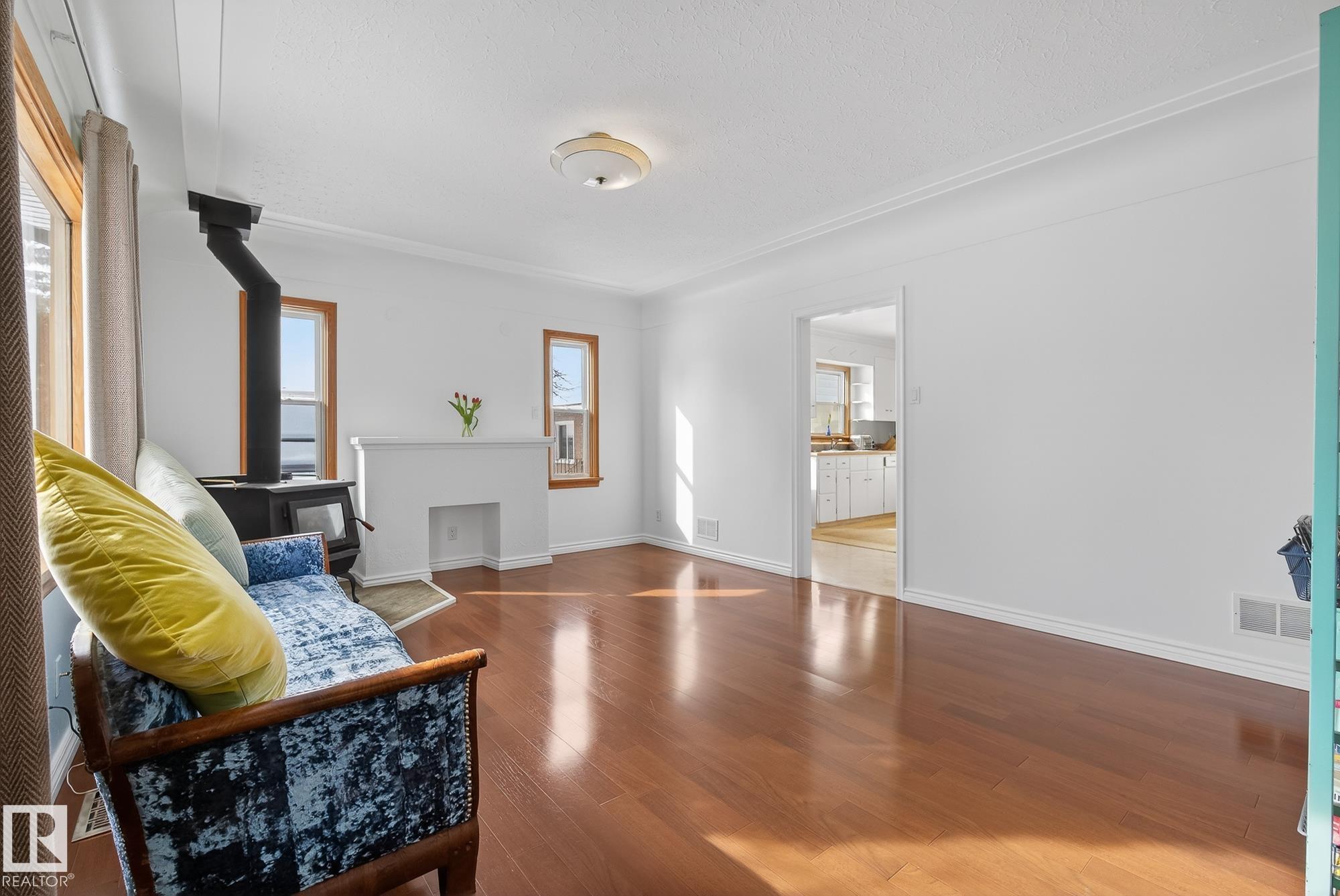 Photo 6 at 10336 80 Street NW, Forest Heights, Edmonton