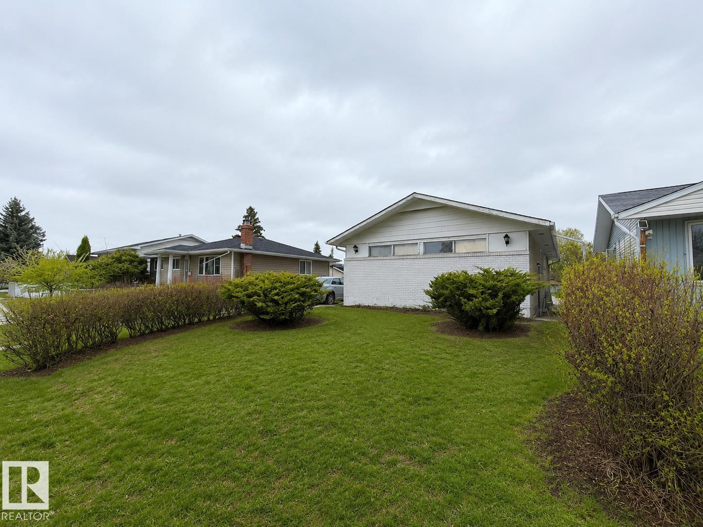 https://zimg.paragon.ice.com/ParagonImages/Property/PM/RAE/225392964/25/0/0/df6be8051e989a5376bb3f992331fe9c/1/ac951f5a0c653cb2031c746152830f54/225392964-d4519fcf-45d3-4815-b4a9-151ac0e3ebf2.JPG