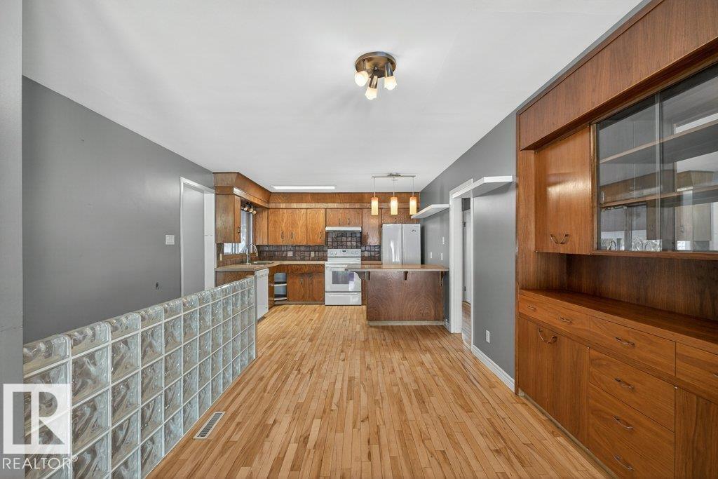 Photo 15 at 10316 42 Street E NW, Gold Bar, Edmonton