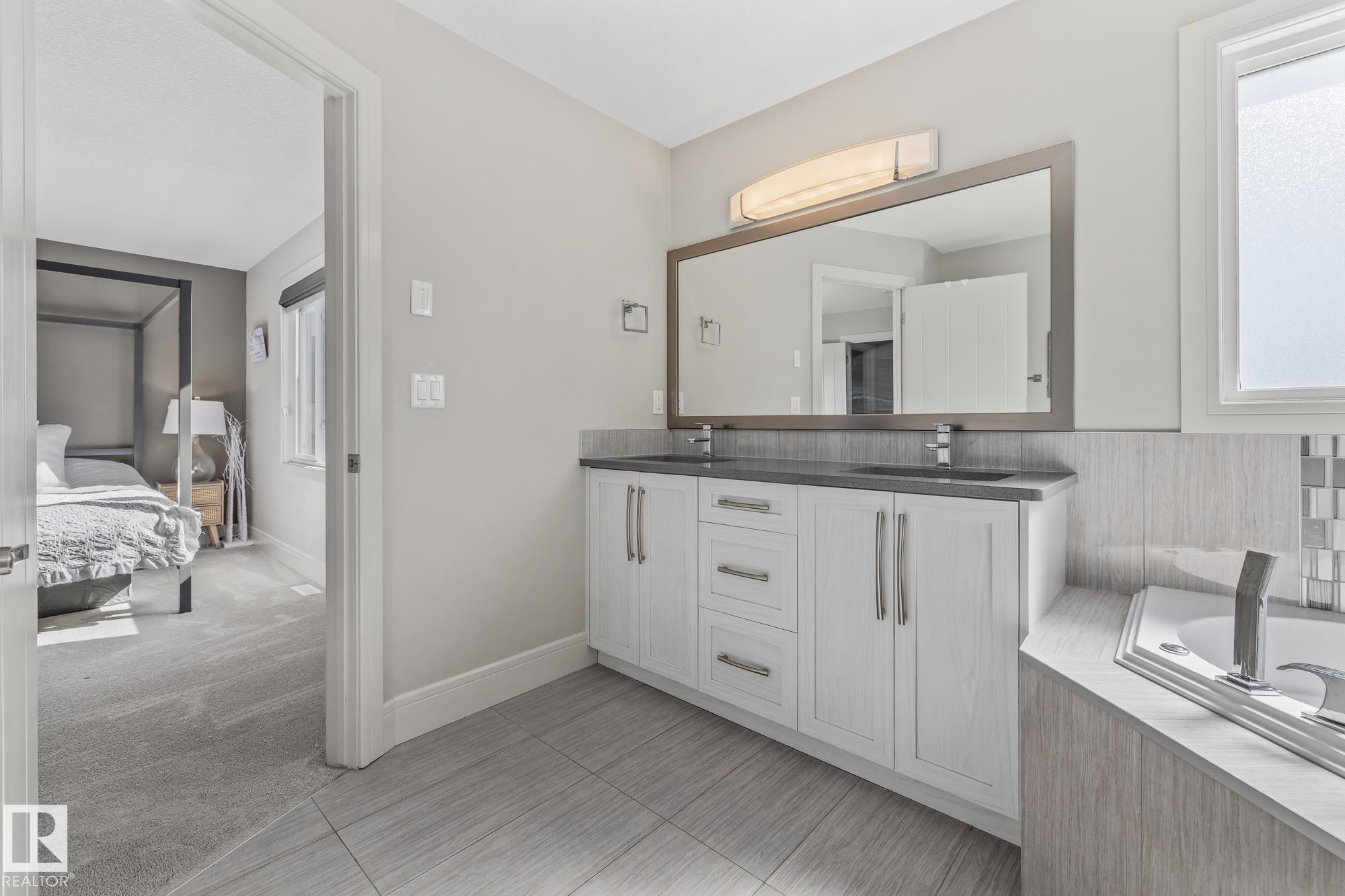 Photo 32 at 3864 Robins Crescent NW, Starling, Edmonton