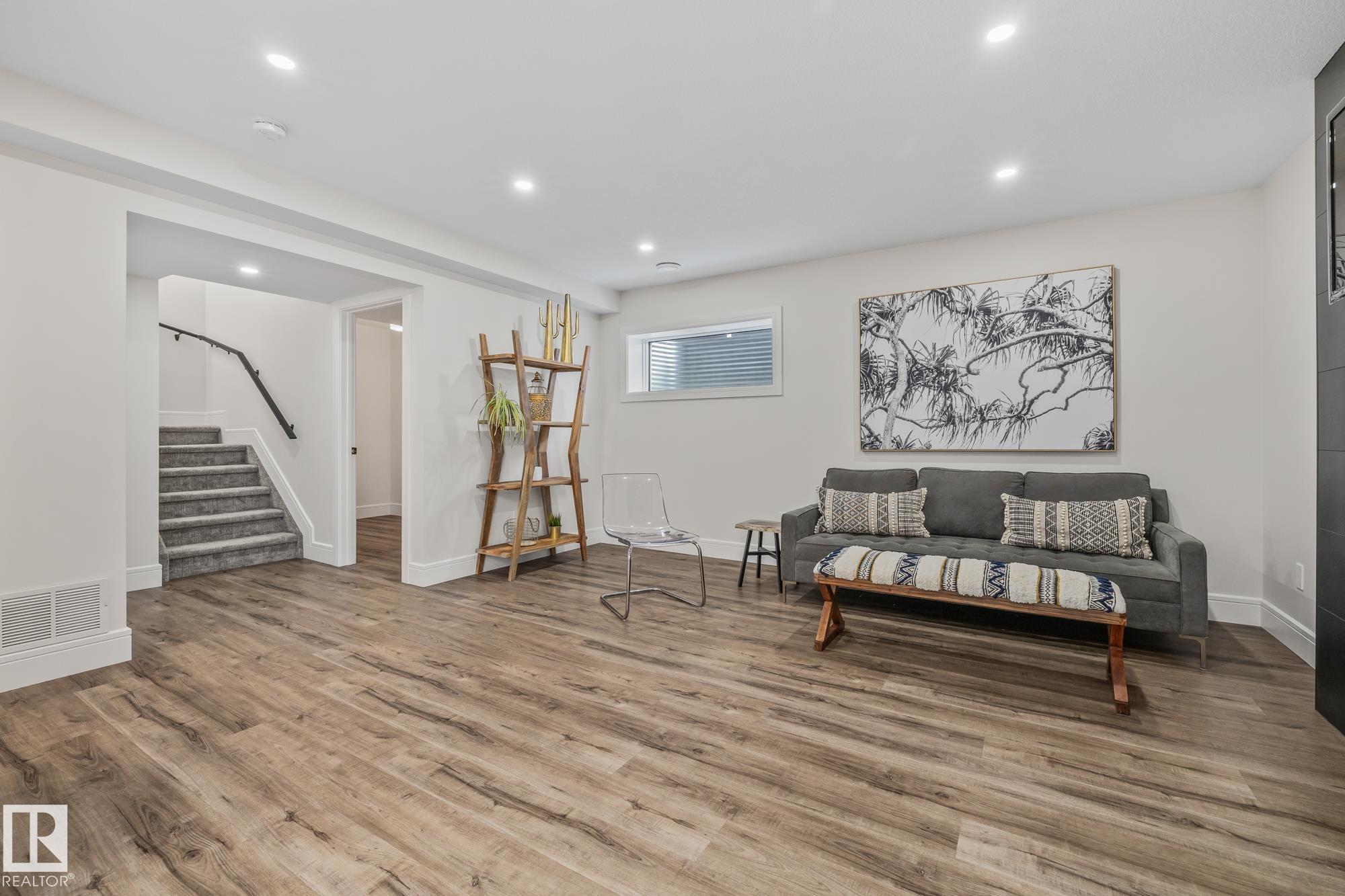 Photo 41 at 3864 Robins Crescent NW, Starling, Edmonton