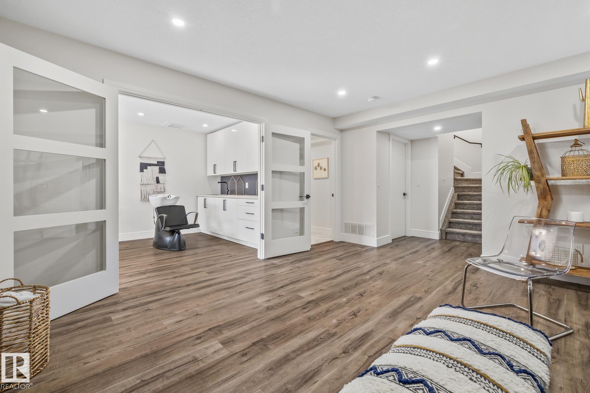 Photo 46 at 3864 Robins Crescent NW, Starling, Edmonton