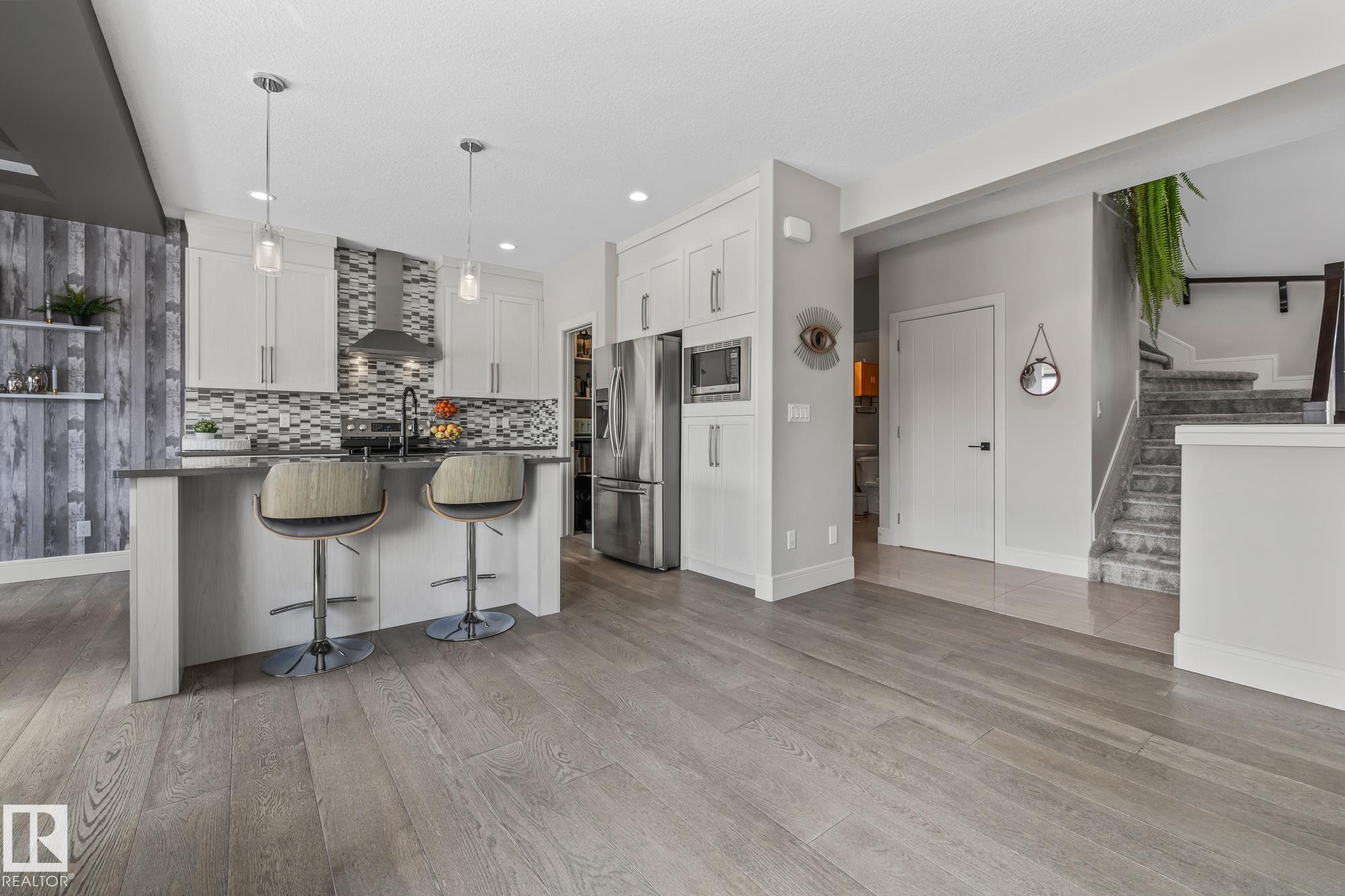 Photo 10 at 3864 Robins Crescent NW, Starling, Edmonton