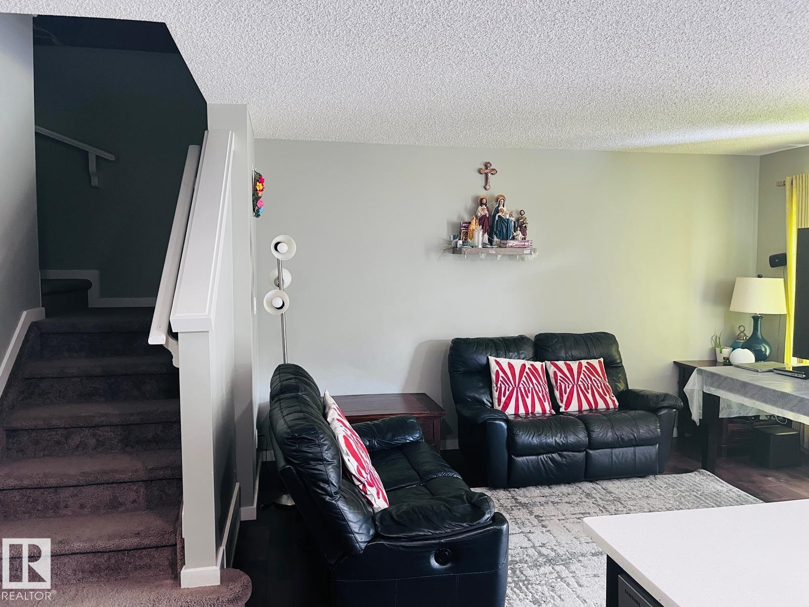Photo 6 at 4427 6 Street NW, Maple Crest, Edmonton