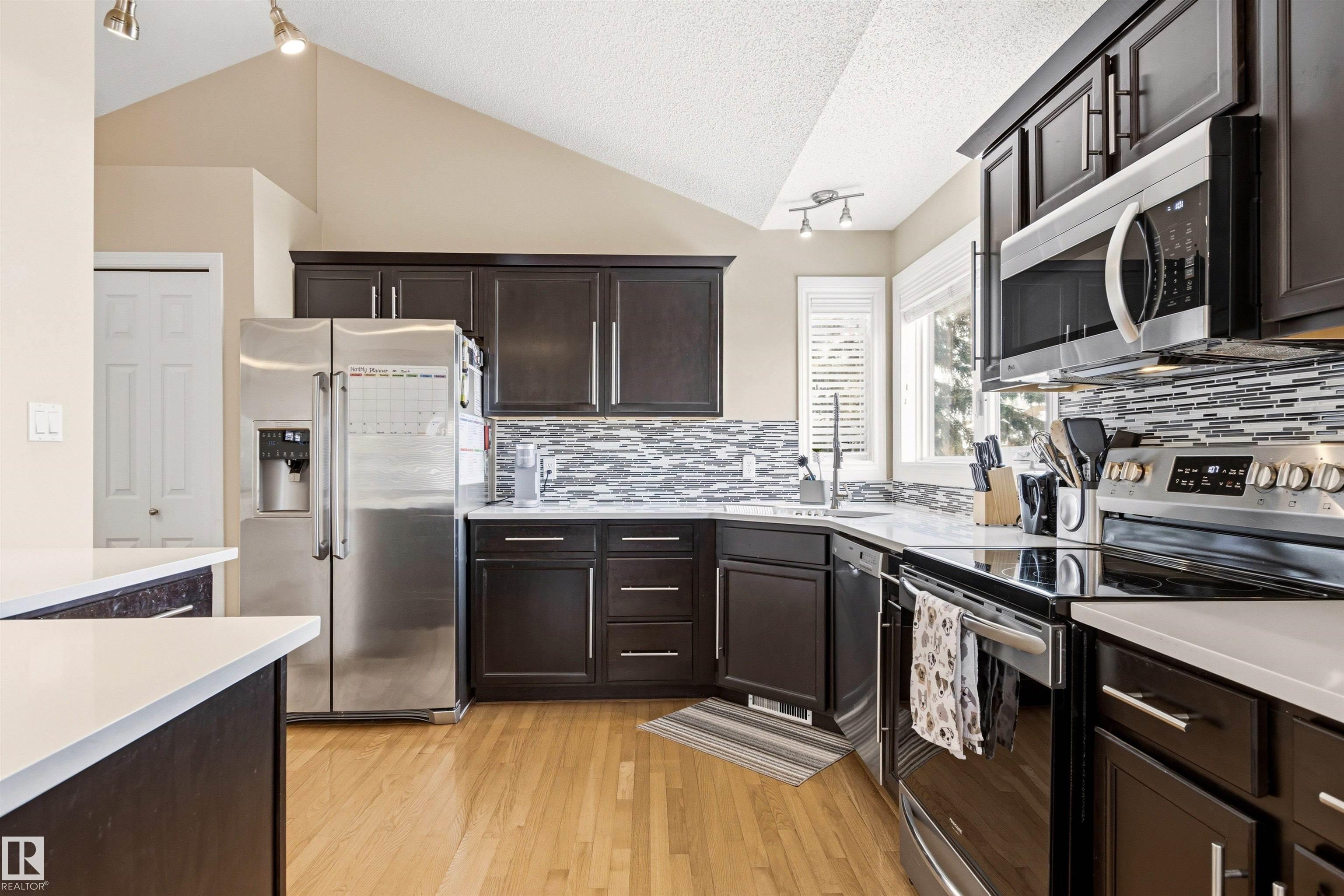 Photo 13 at 11231 12 Avenue NW, Twin Brooks, Edmonton