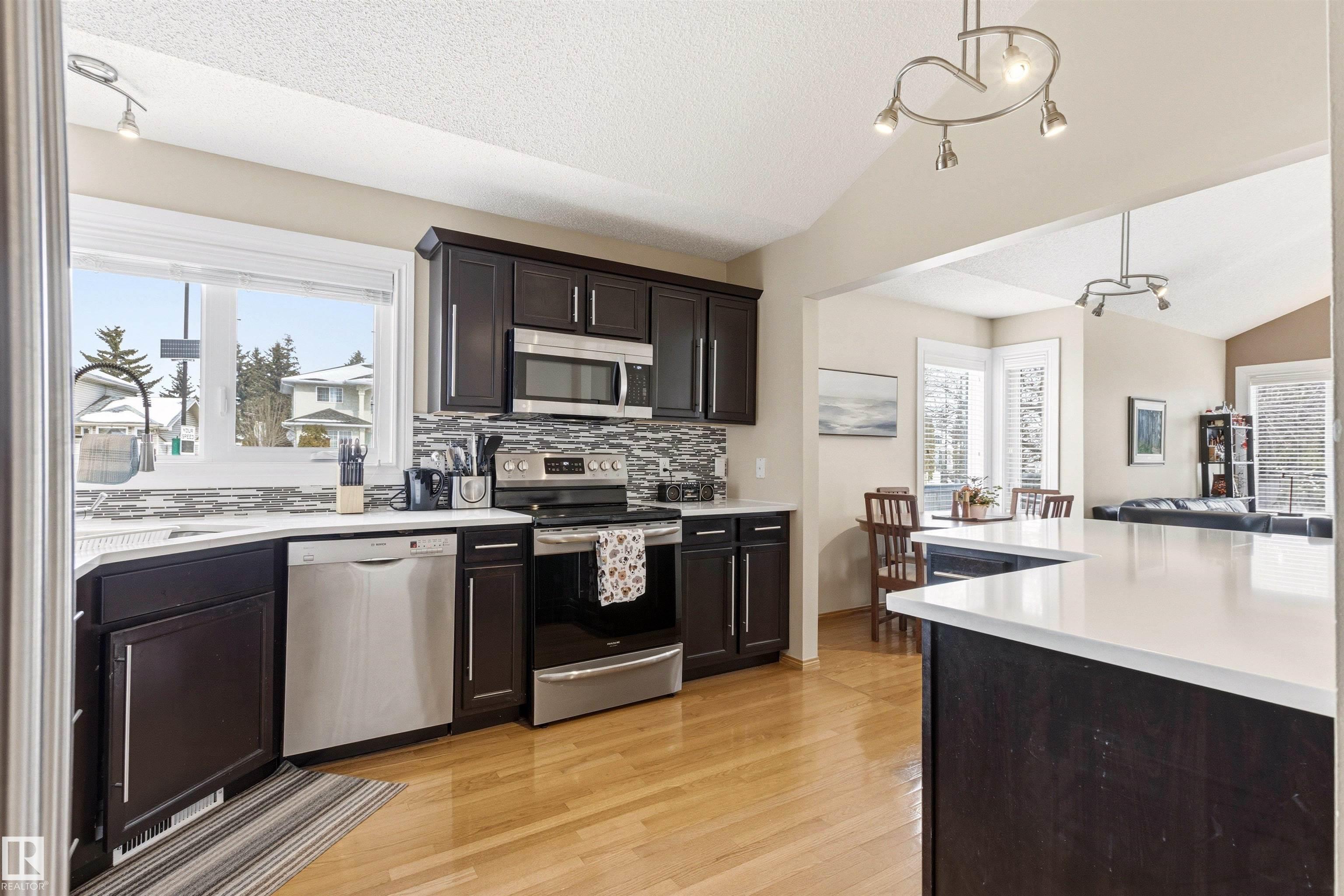 Photo 8 at 11231 12 Avenue NW, Twin Brooks, Edmonton