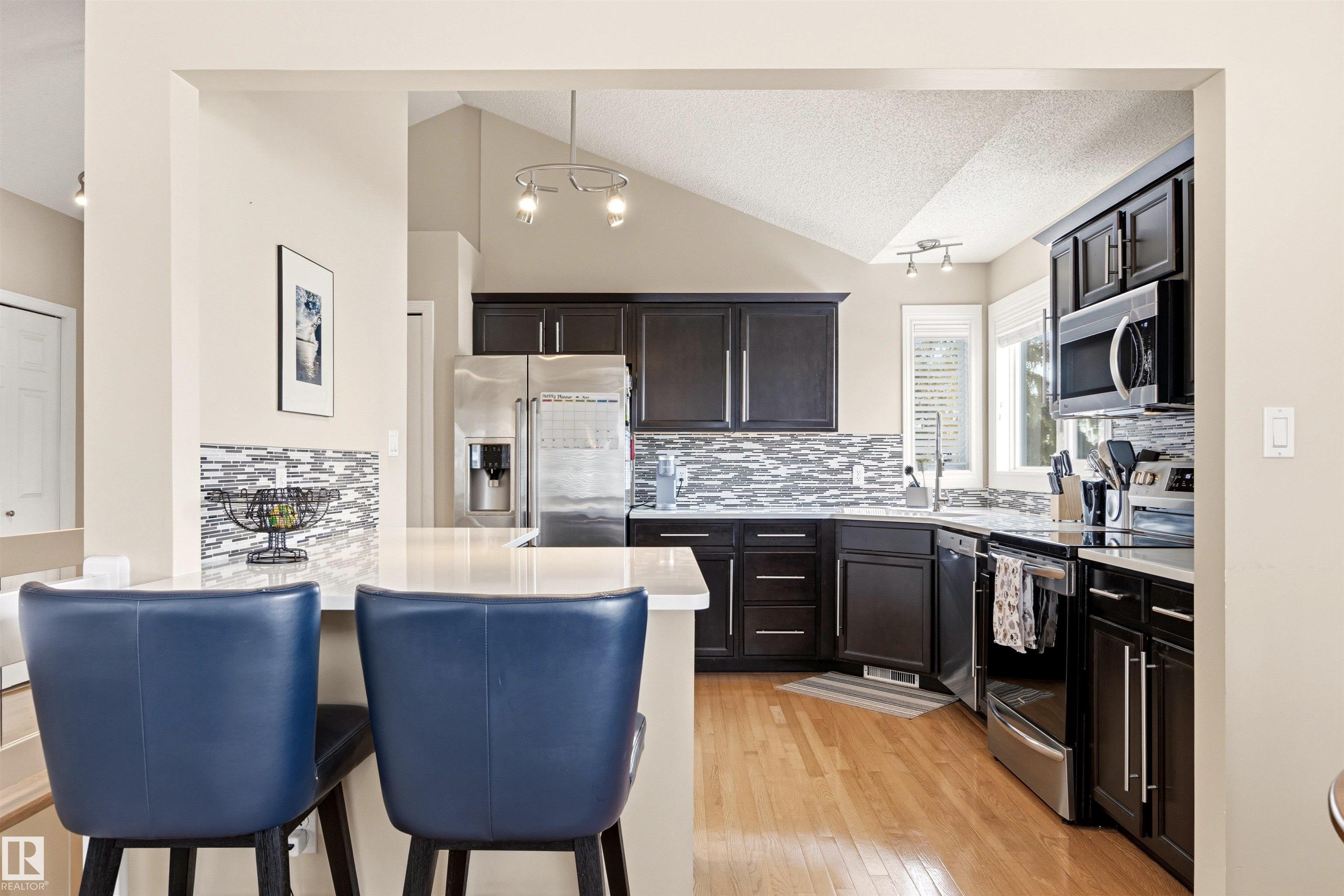 Photo 10 at 11231 12 Avenue NW, Twin Brooks, Edmonton