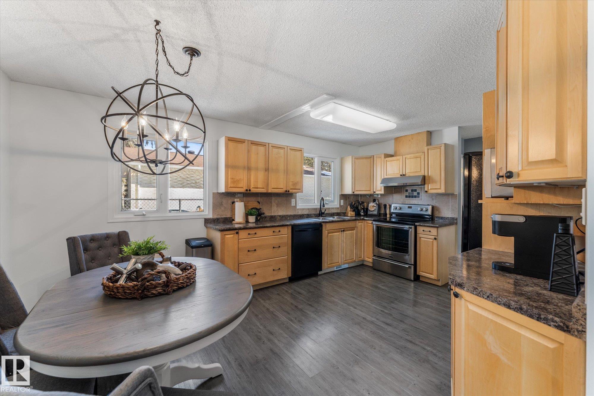 Photo 11 at 33 Meredian Road, Mills Haven, Sherwood Park