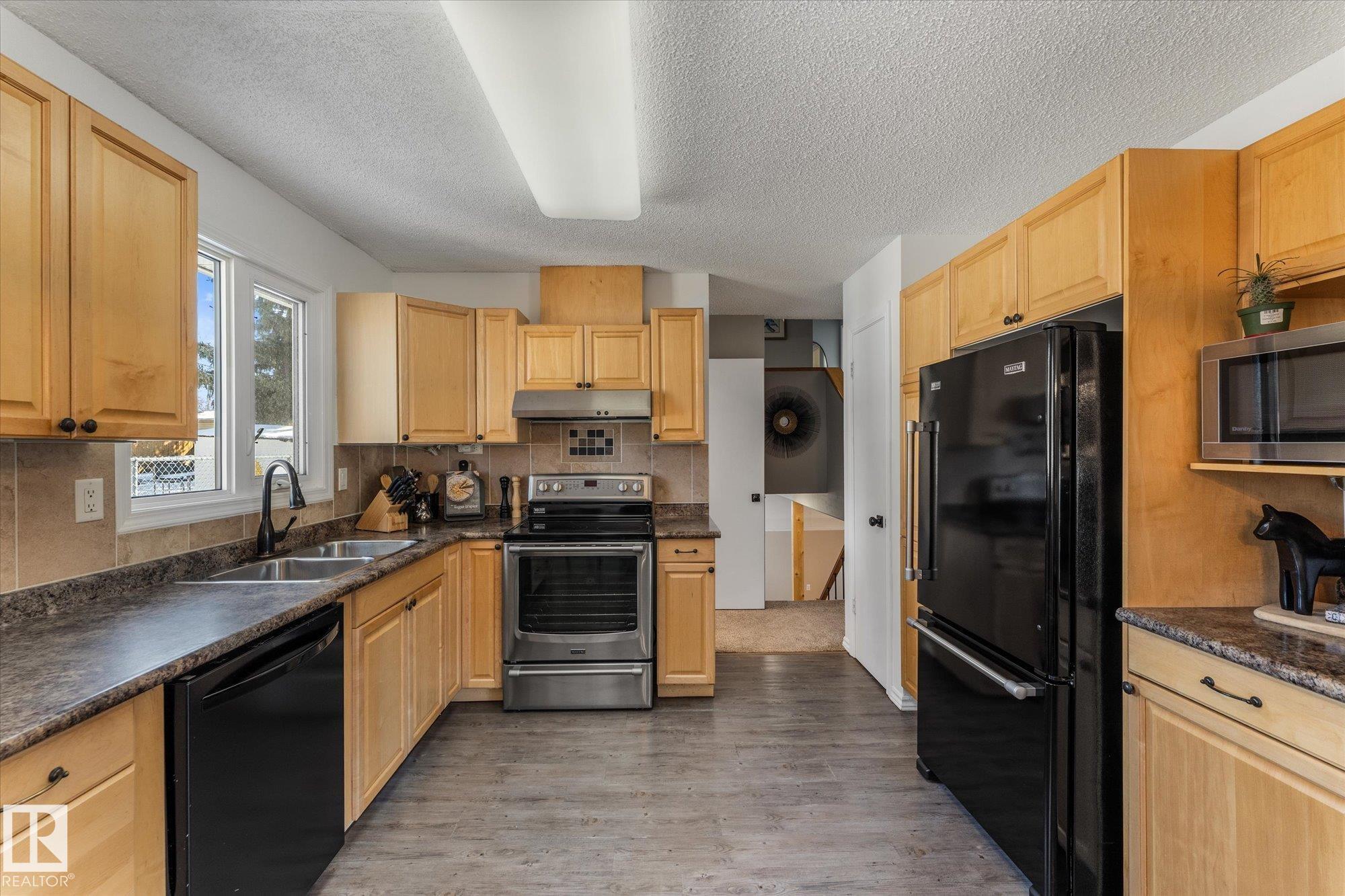 Photo 13 at 33 Meredian Road, Mills Haven, Sherwood Park