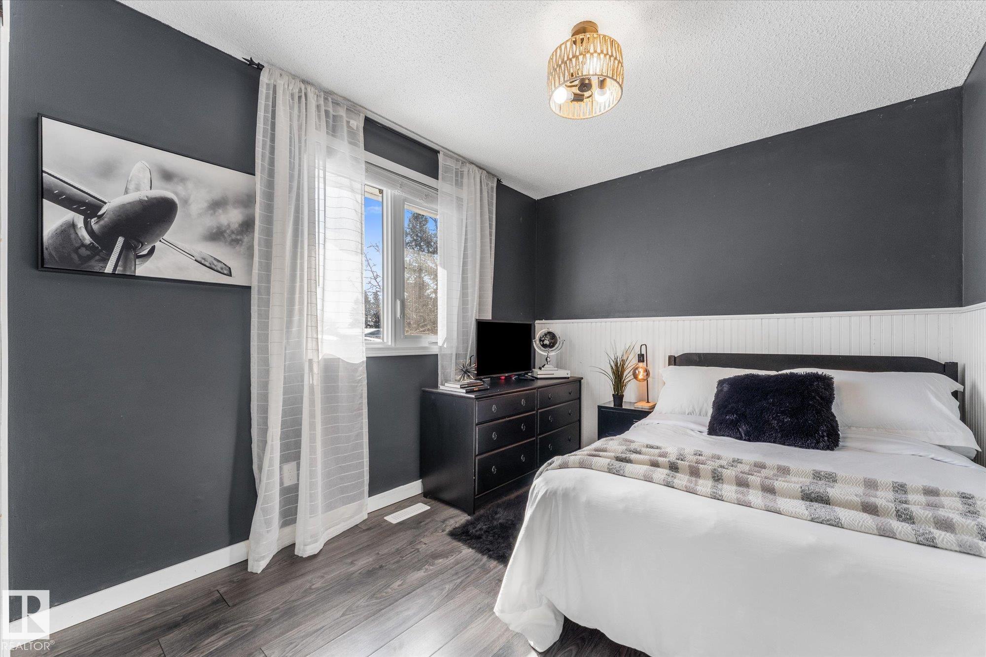 Photo 19 at 33 Meredian Road, Mills Haven, Sherwood Park