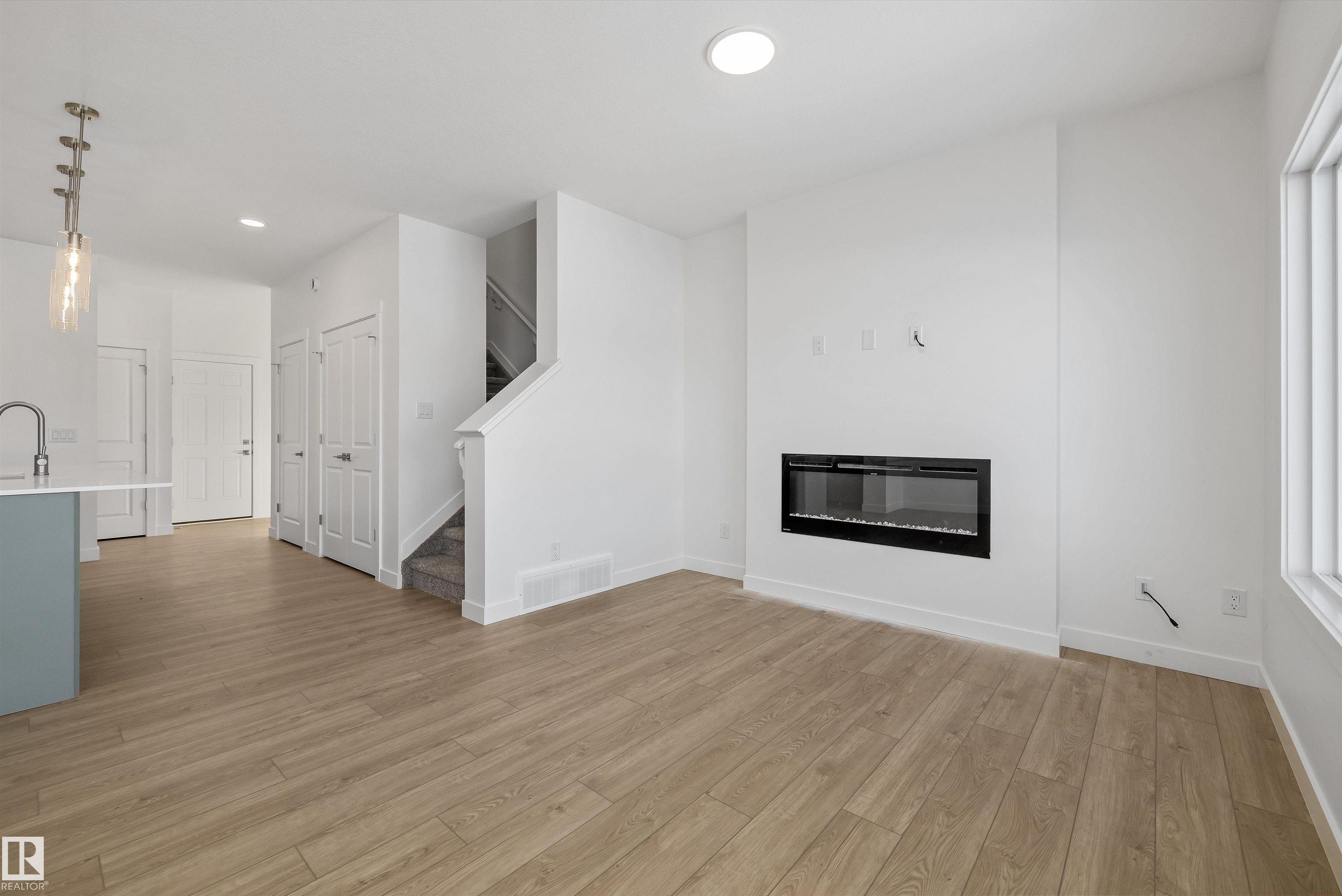 Photo 15 at 1054 Cristall Crescent SW, Chappelle Area, Edmonton