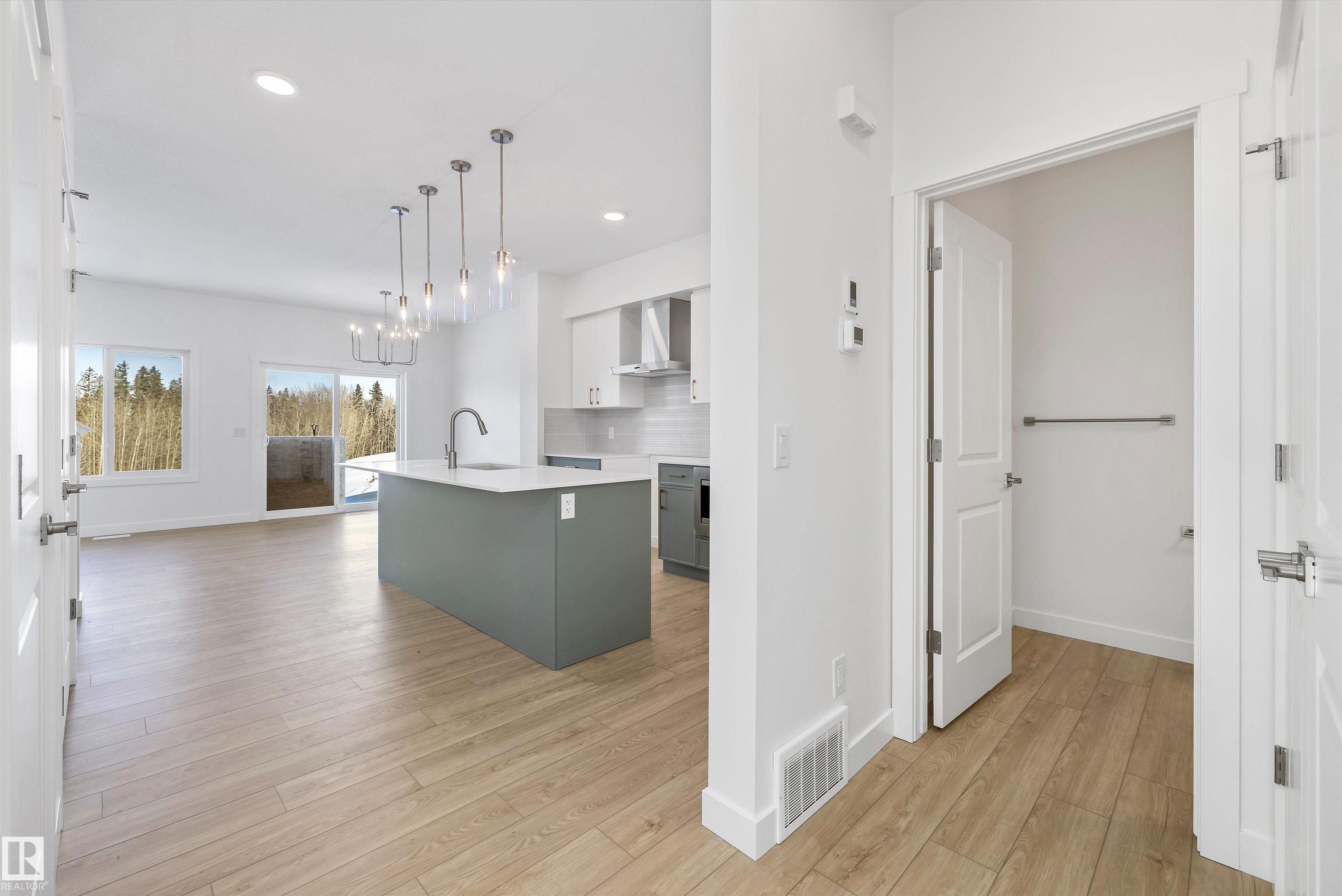 1054 Cristall Crescent SW, Chappelle Area, Edmonton