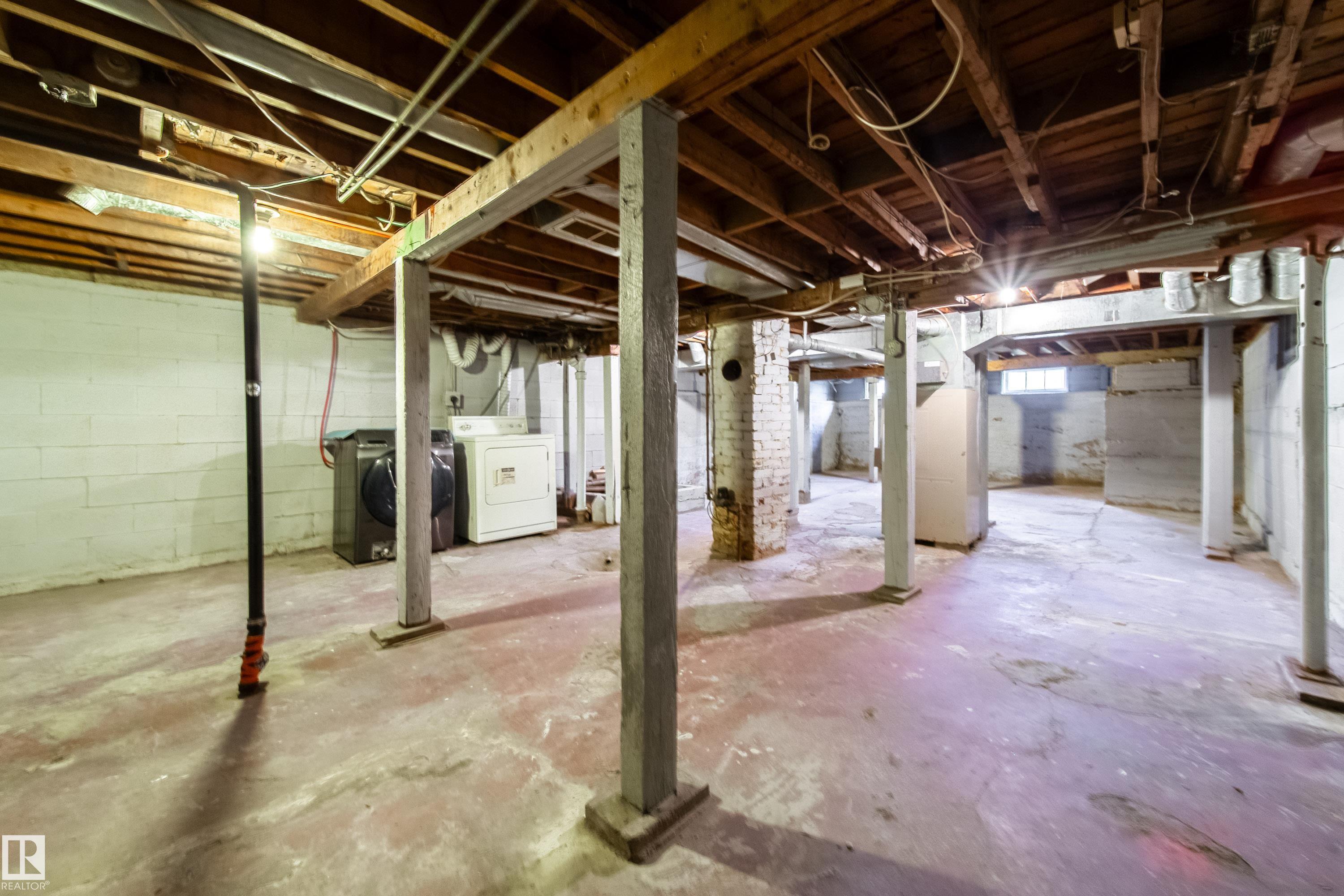 Photo 23 at 11912 77 Street NW, Eastwood, Edmonton