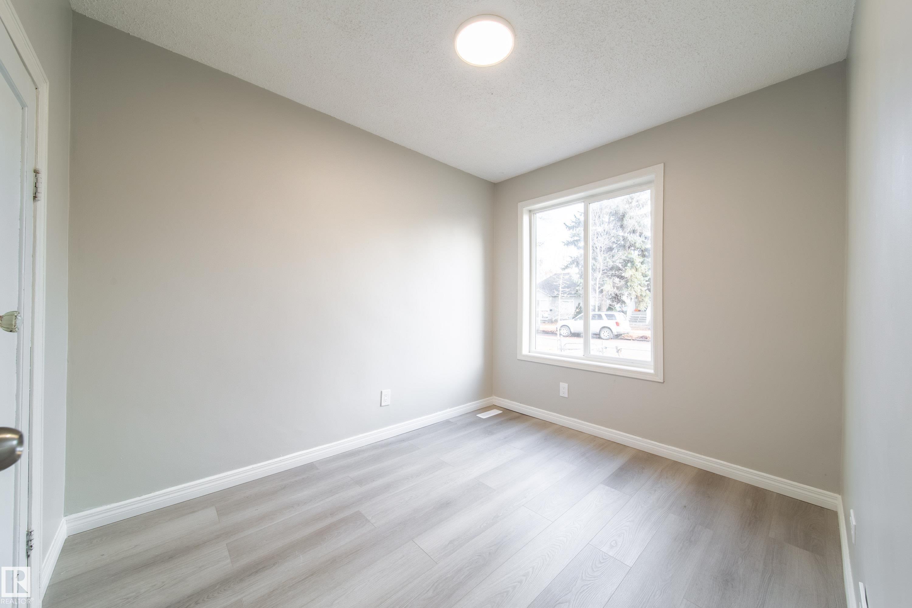 Photo 8 at 11912 77 Street NW, Eastwood, Edmonton