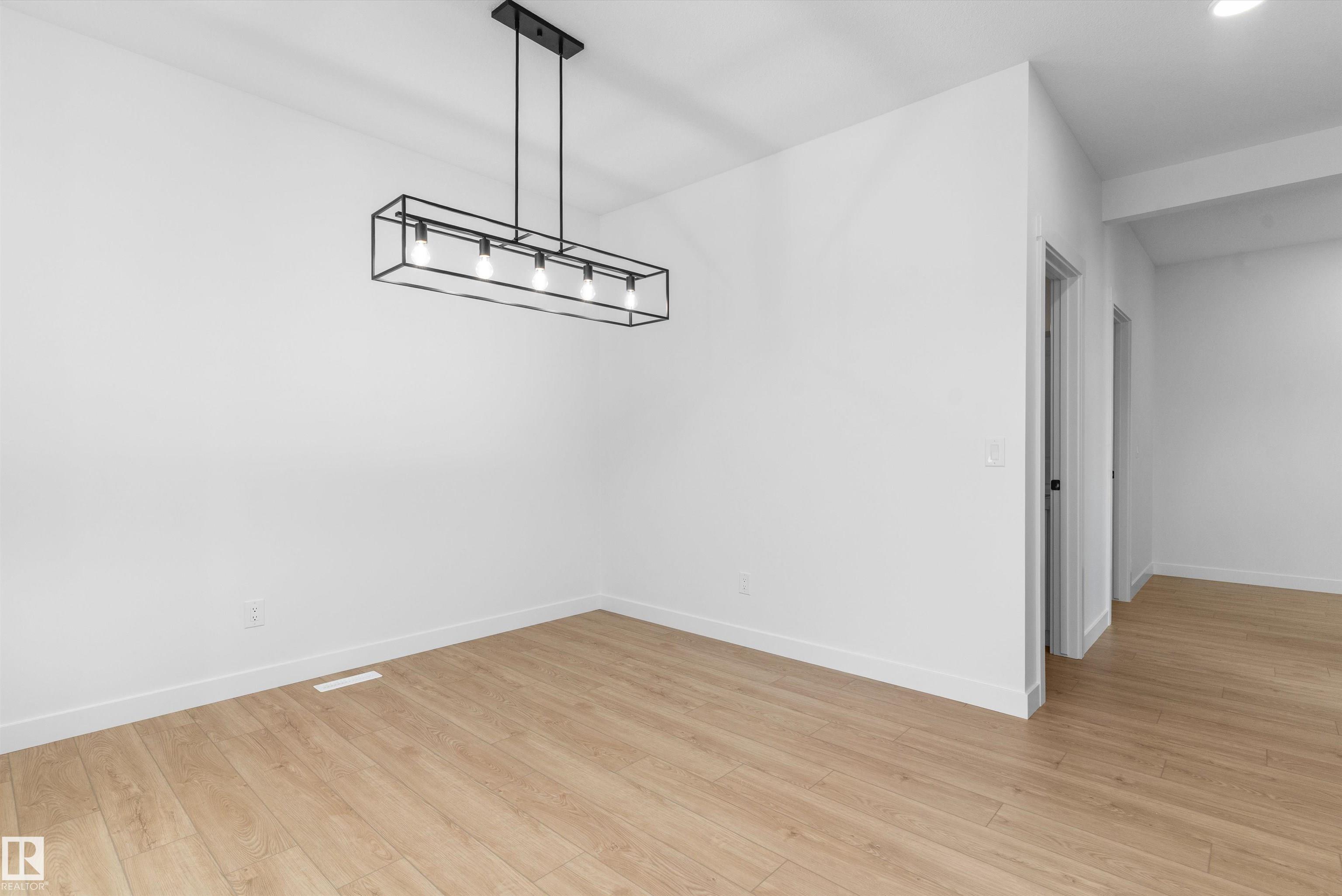 https://zimg.paragon.ice.com/ParagonImages/Property/PM/RAE/225393002/13/0/0/f2c72f5e4a8d556751c579b1aeb13168/1/93277d28cc26c6e55feeefe531e2f9ef/225393002-7ba4036f-b666-472e-9a64-fd6bc98c1c7b.JPG