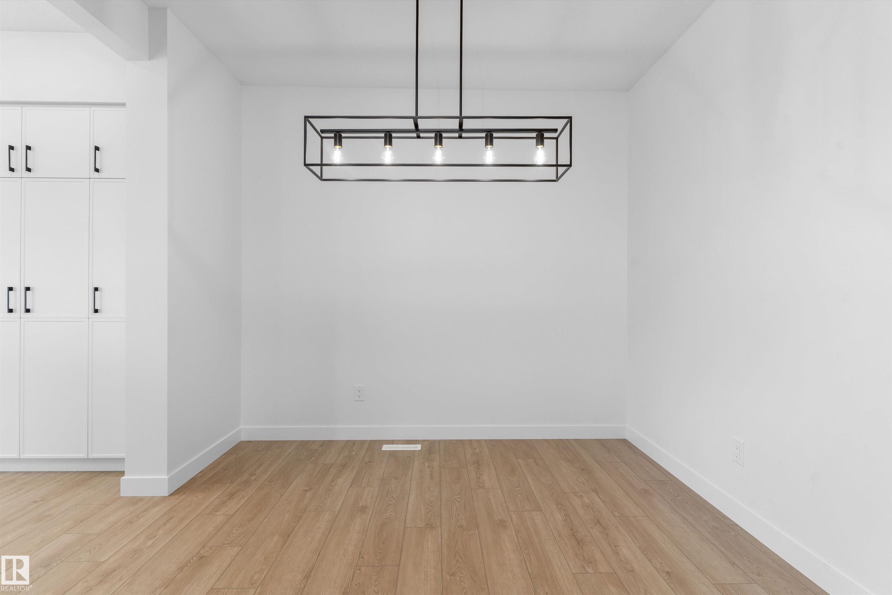 https://zimg.paragon.ice.com/ParagonImages/Property/PM/RAE/225393002/14/0/0/92cd00c1de3c62d4475e08a3ada8d220/1/93277d28cc26c6e55feeefe531e2f9ef/225393002-0d463a34-9026-4098-958a-62bf03e2c6dd.JPG