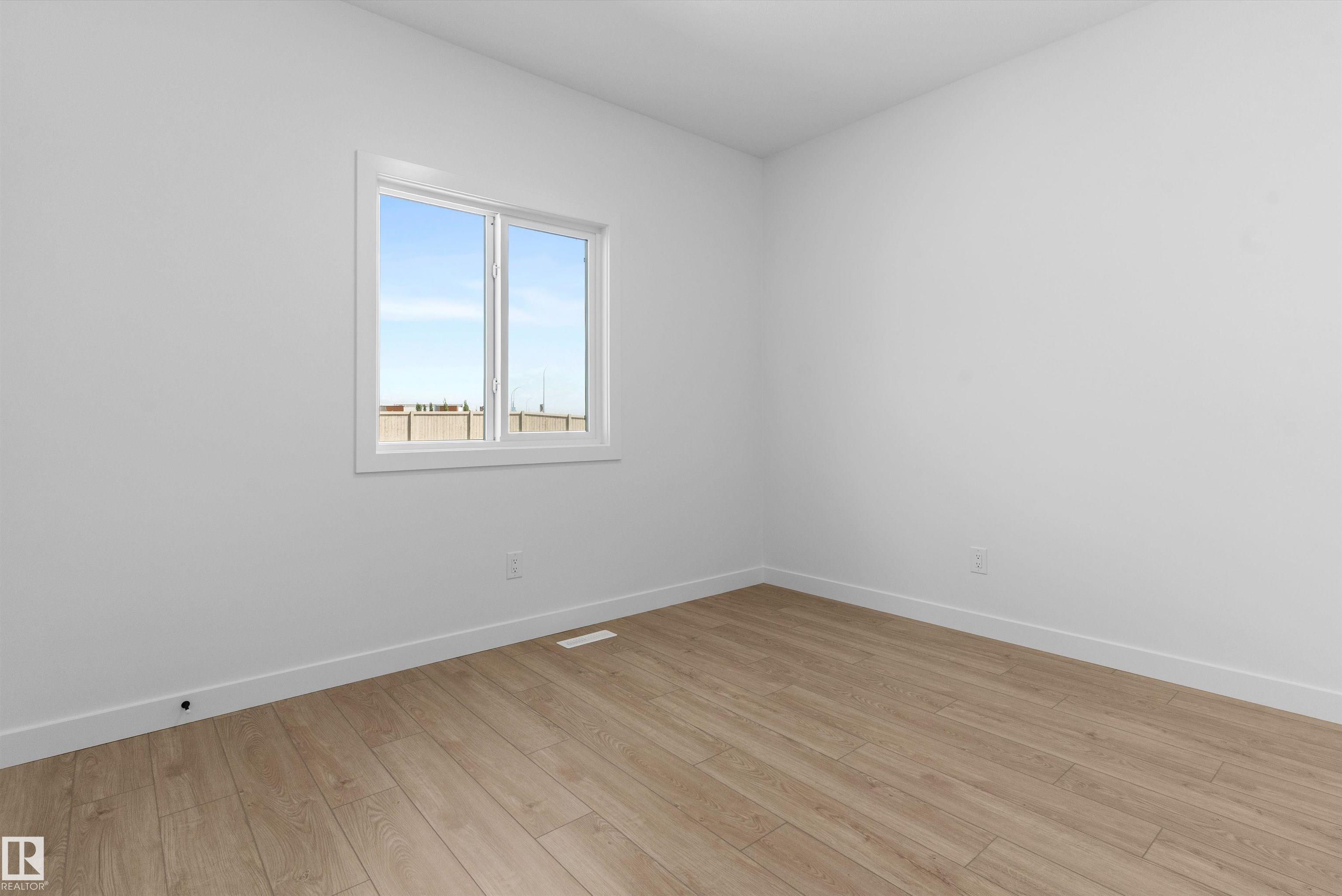 https://zimg.paragon.ice.com/ParagonImages/Property/PM/RAE/225393002/18/0/0/400e1032d182aa41cda038ad30067002/1/93277d28cc26c6e55feeefe531e2f9ef/225393002-a95d1b5c-9c6c-4138-8d4f-4d4901c03e8f.JPG