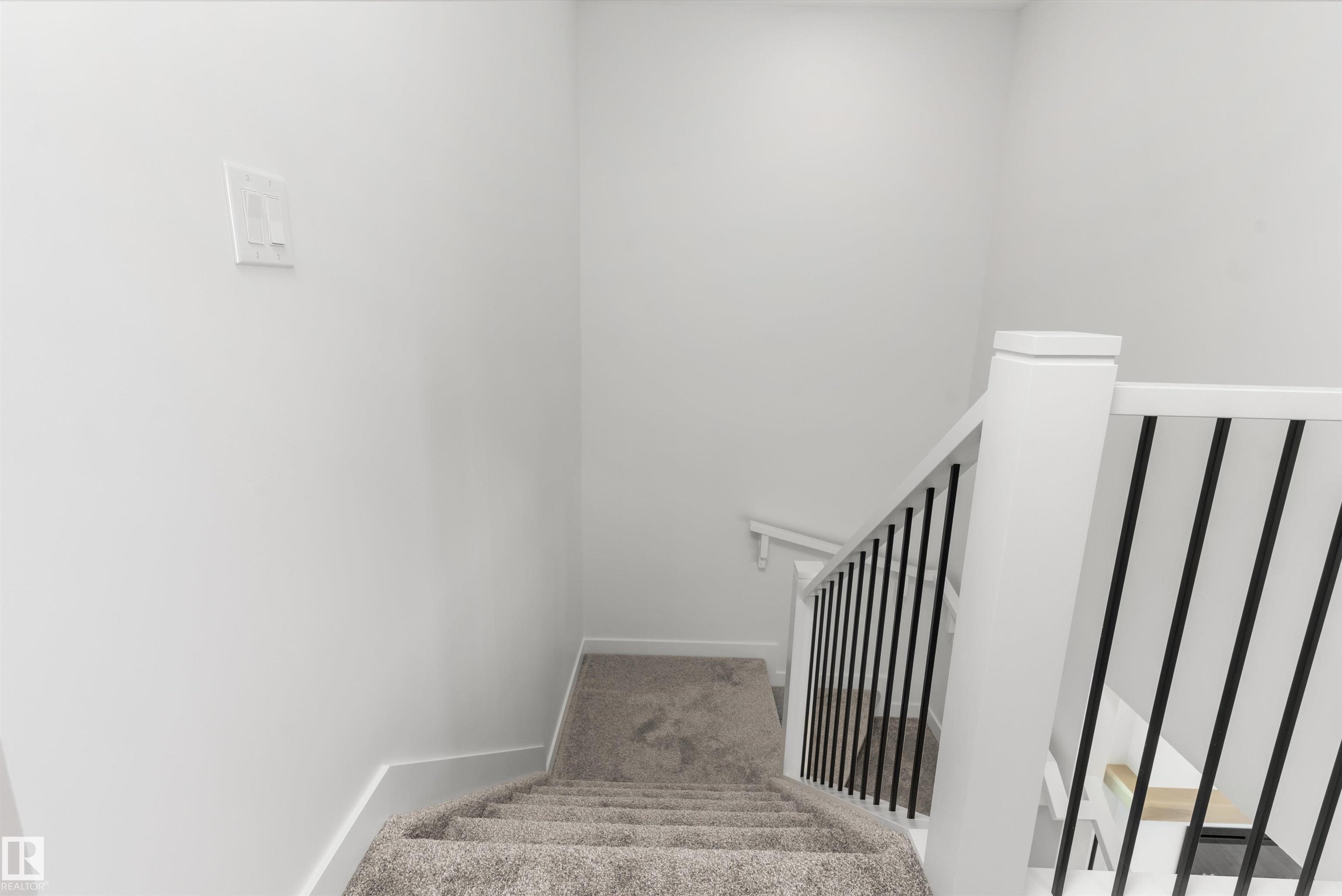 https://zimg.paragon.ice.com/ParagonImages/Property/PM/RAE/225393002/22/0/0/098f0e14badf25663fb523733f4071e6/1/93277d28cc26c6e55feeefe531e2f9ef/225393002-2b2a1cb3-df79-424c-8829-76d51c83649d.JPG
