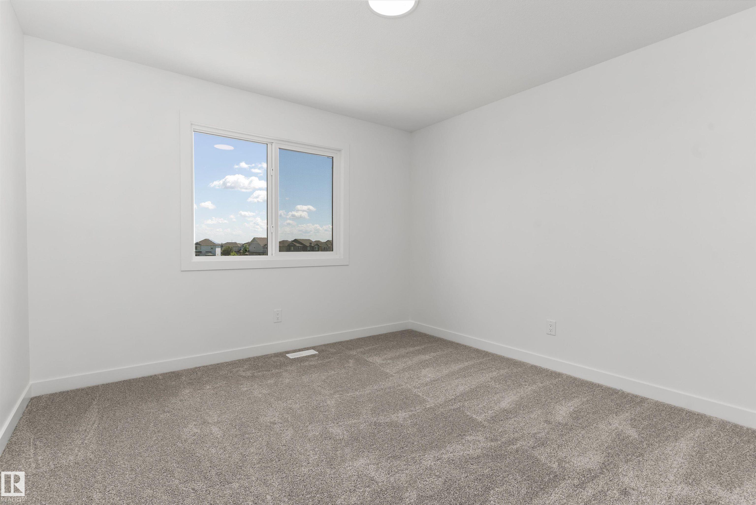 https://zimg.paragon.ice.com/ParagonImages/Property/PM/RAE/225393002/25/0/0/0c8691438db87765d07e469f8beefe16/1/93277d28cc26c6e55feeefe531e2f9ef/225393002-5586d344-57ab-45e8-8cff-a389c020ff72.JPG