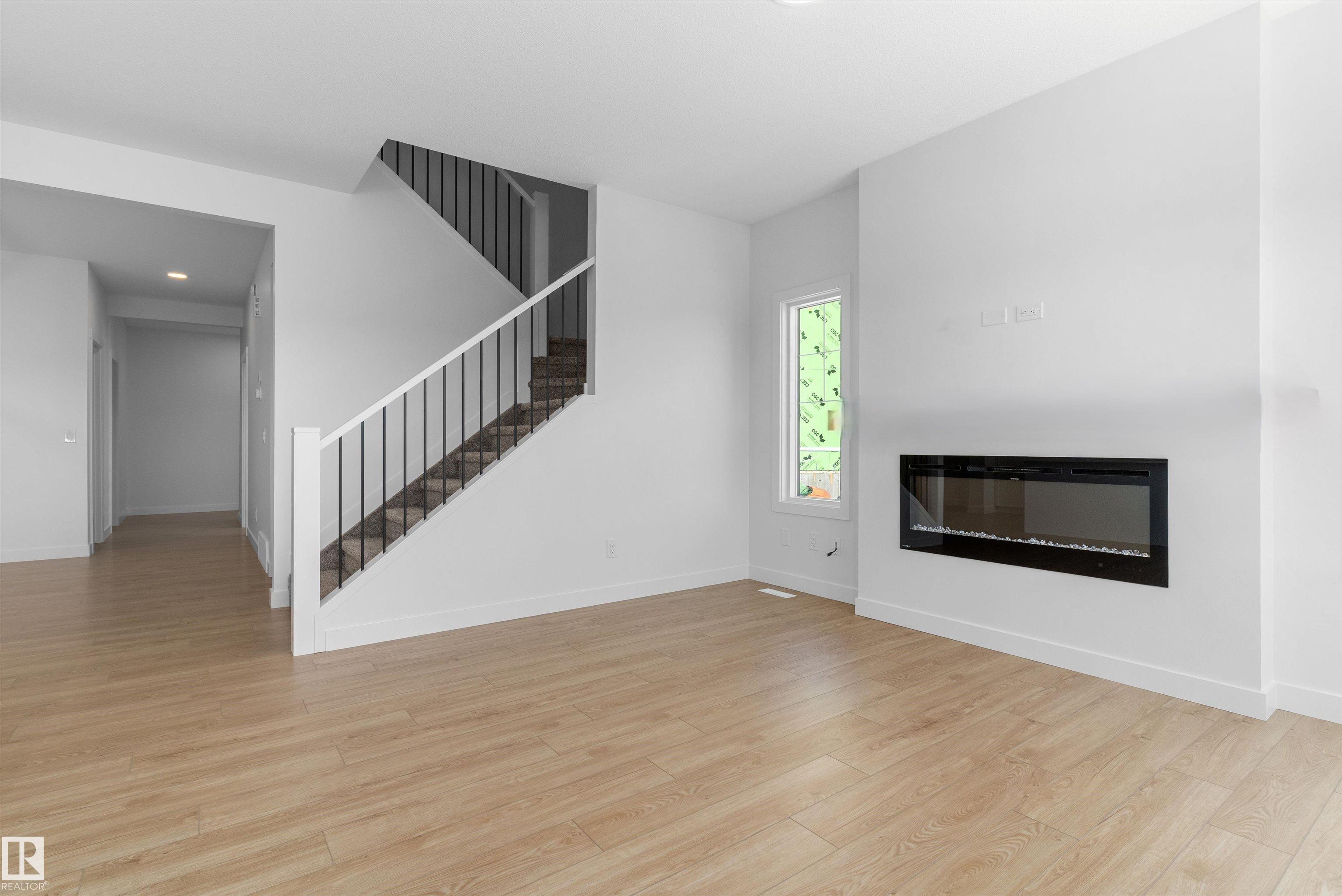 Picture for 20707 40 AV NW