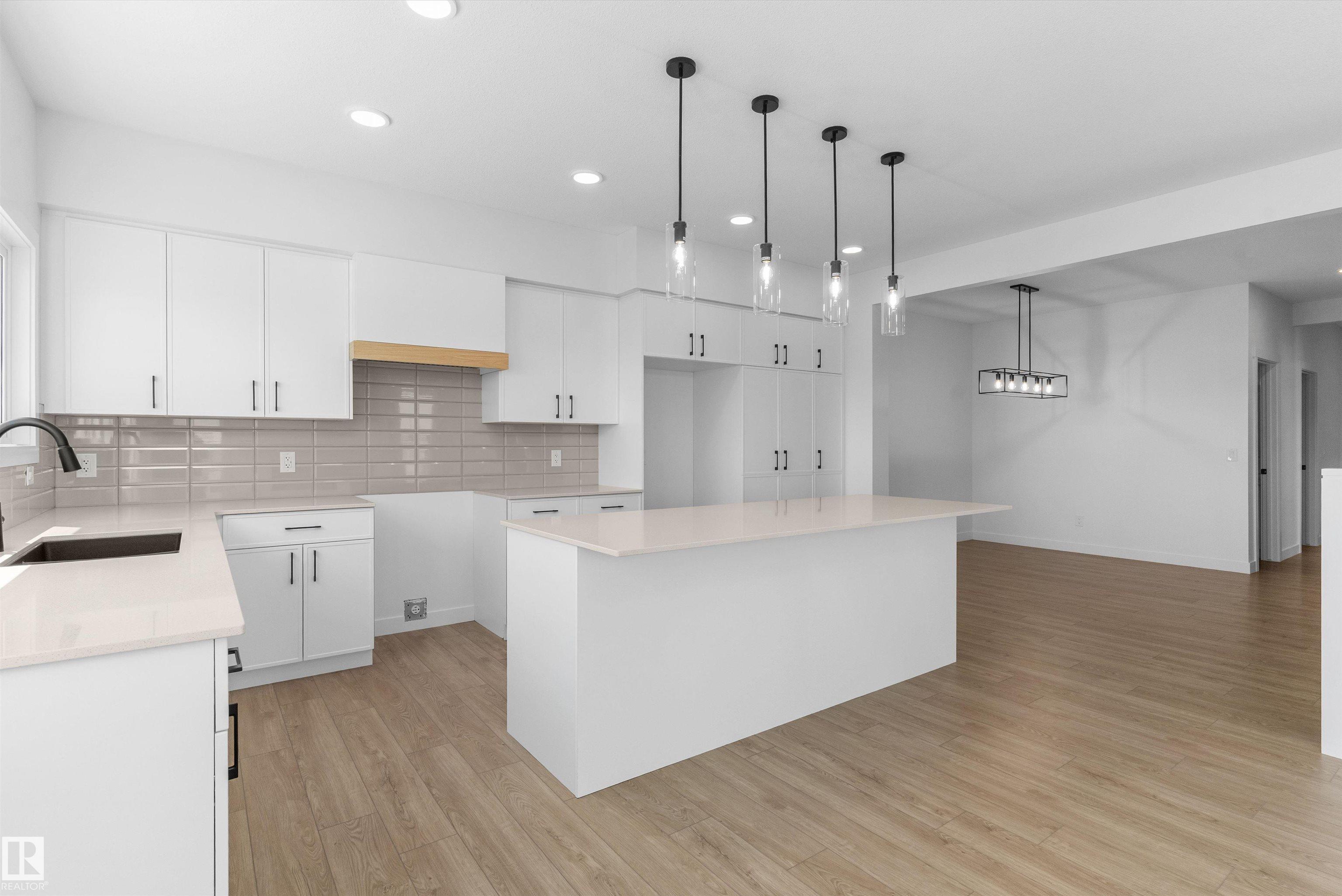 https://zimg.paragon.ice.com/ParagonImages/Property/PM/RAE/225393002/7/0/0/c46ef5b084959894cf88692eb30c8021/1/93277d28cc26c6e55feeefe531e2f9ef/225393002-e728d9ba-2b09-495c-9352-e49c7f5e3cb8.JPG