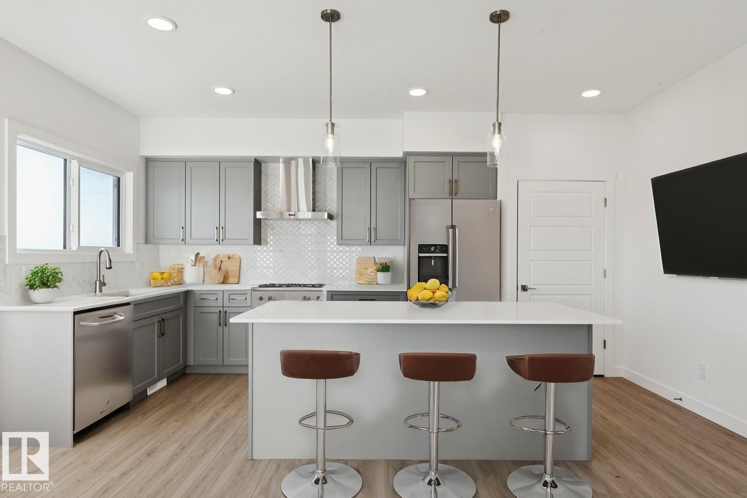 20719 40 Avenue NW, Edgemont, Edmonton