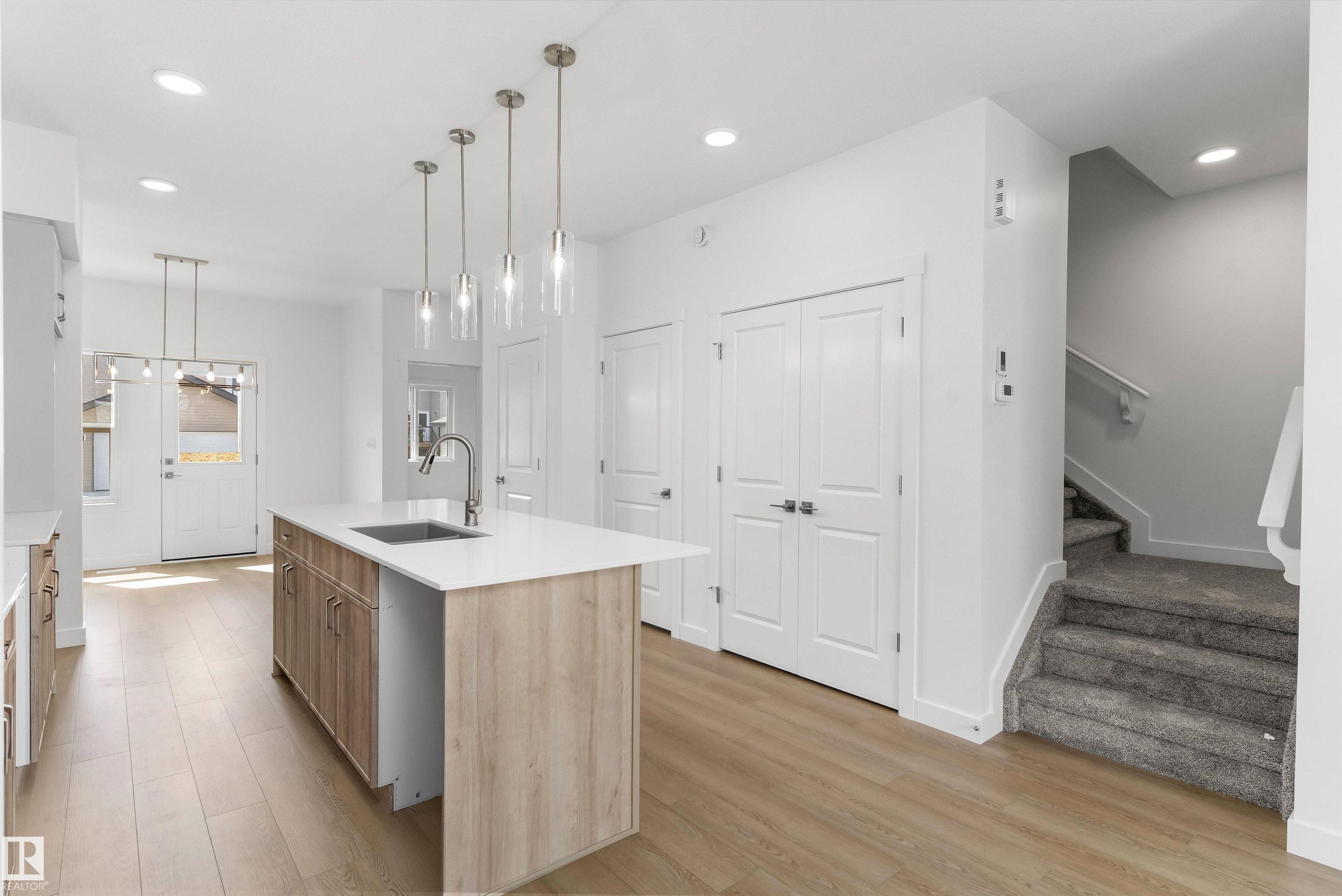 https://zimg.paragon.ice.com/ParagonImages/Property/PM/RAE/225393006/18/0/0/c27fbc2ad83a3908677f0254b2ded95e/1/7c4ea06c93ade350881c49a126653fea/225393006-47b7cc99-3721-4acb-bc2f-e98e90715feb.JPG