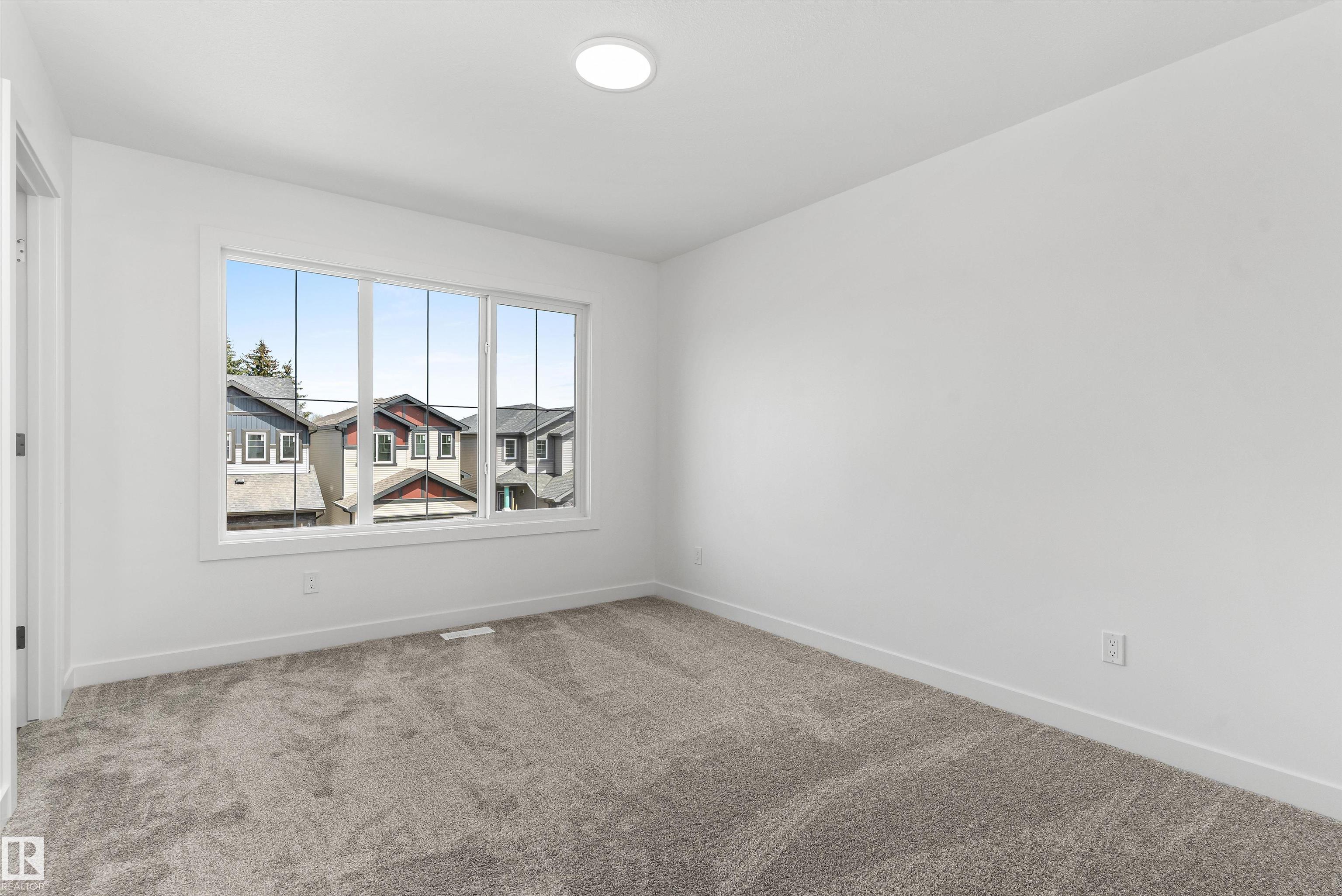 https://zimg.paragon.ice.com/ParagonImages/Property/PM/RAE/225393006/29/0/0/37849f651912f5e62697365214e1ab8f/1/7c4ea06c93ade350881c49a126653fea/225393006-e0536811-9885-46a1-8a0a-8f6bda73aeaf.JPG