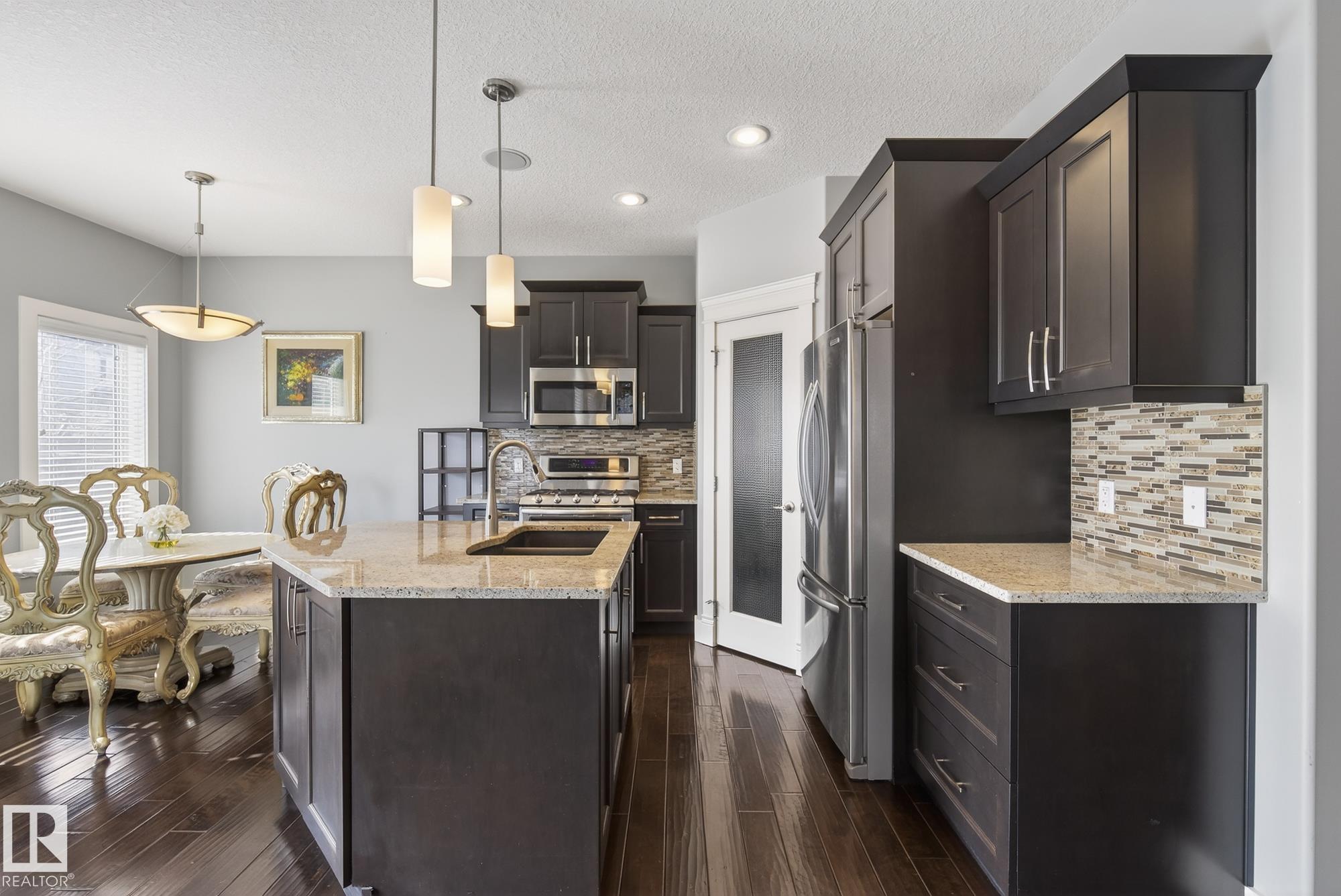 Photo 7 at 1519 Chapman Way SW, Chappelle Area, Edmonton