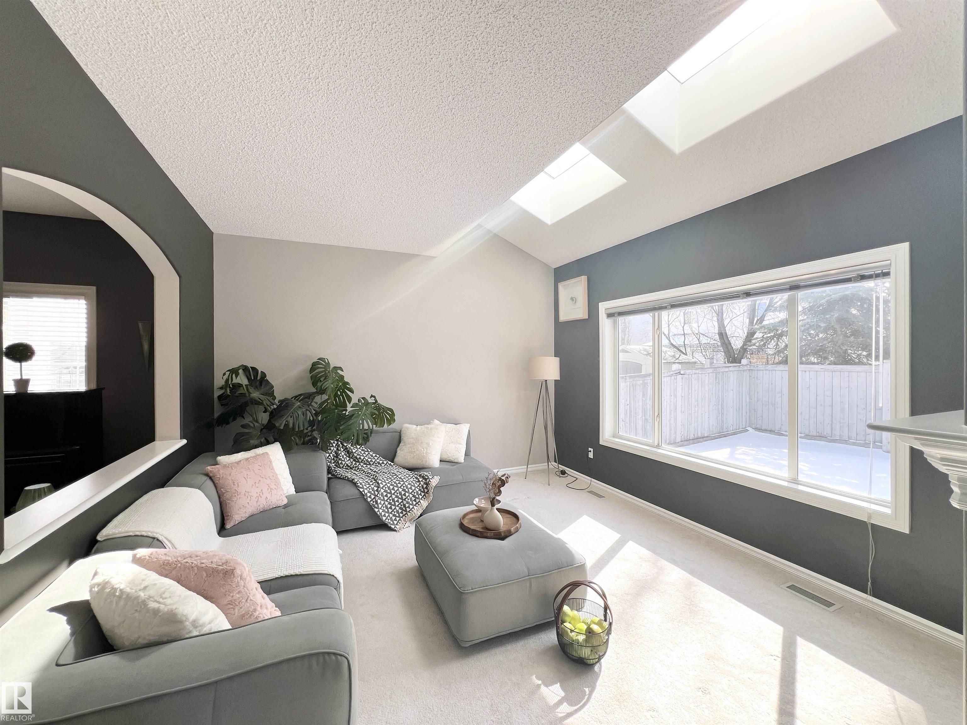 Photo 14 at 1007 Goodwin crest NW, Glastonbury, Edmonton