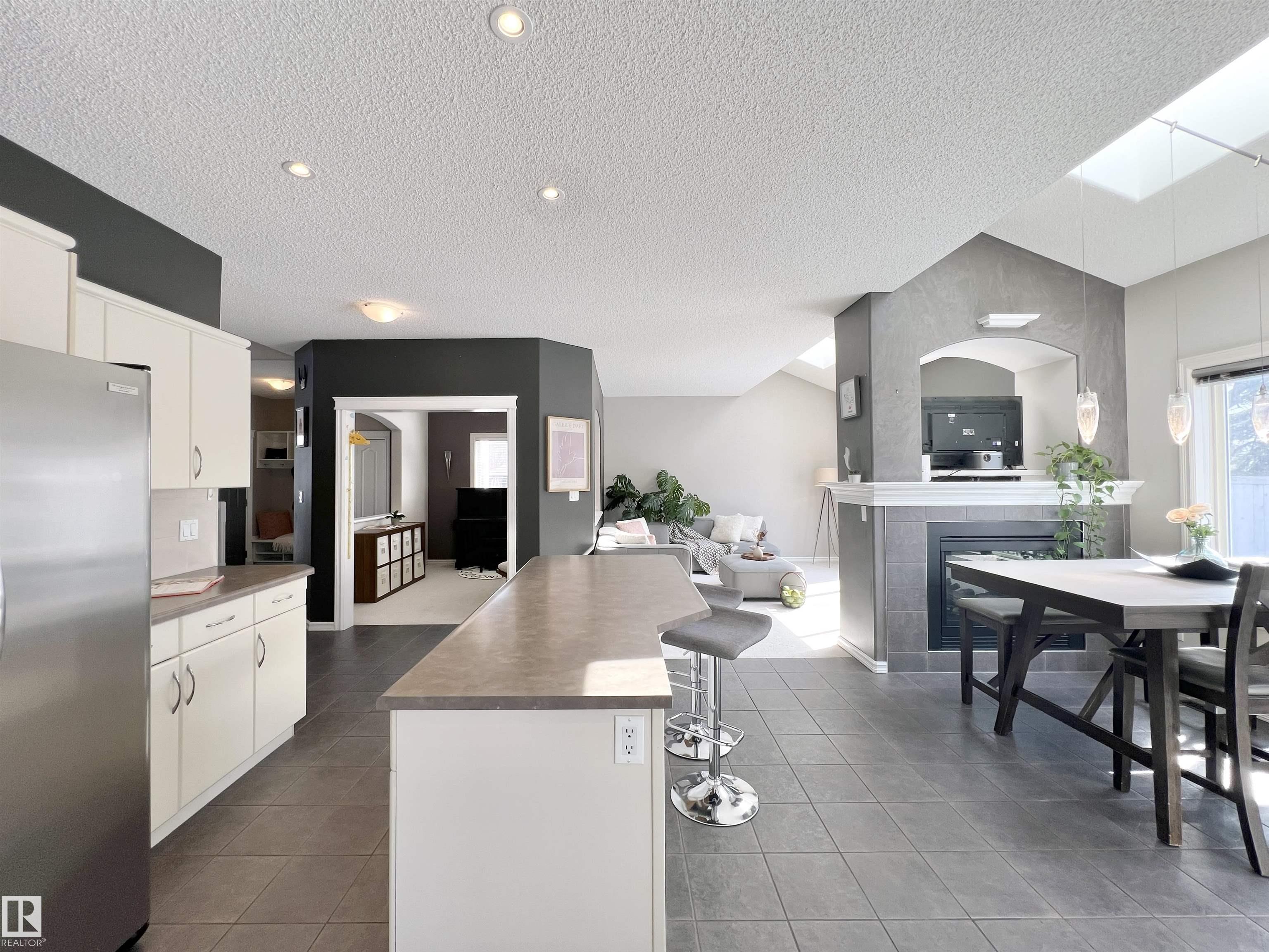 Photo 22 at 1007 Goodwin crest NW, Glastonbury, Edmonton