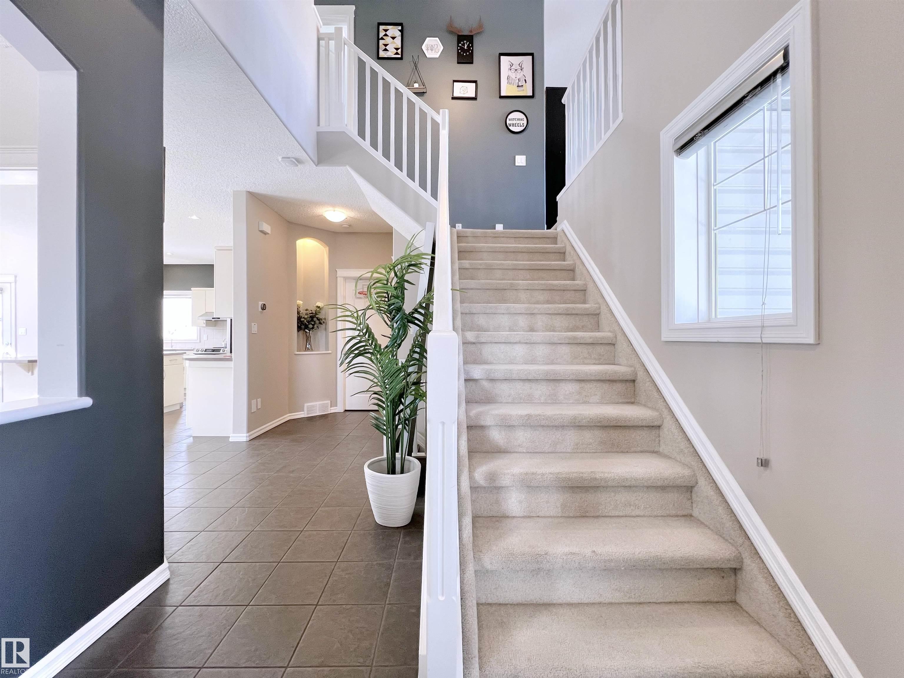 Photo 7 at 1007 Goodwin crest NW, Glastonbury, Edmonton