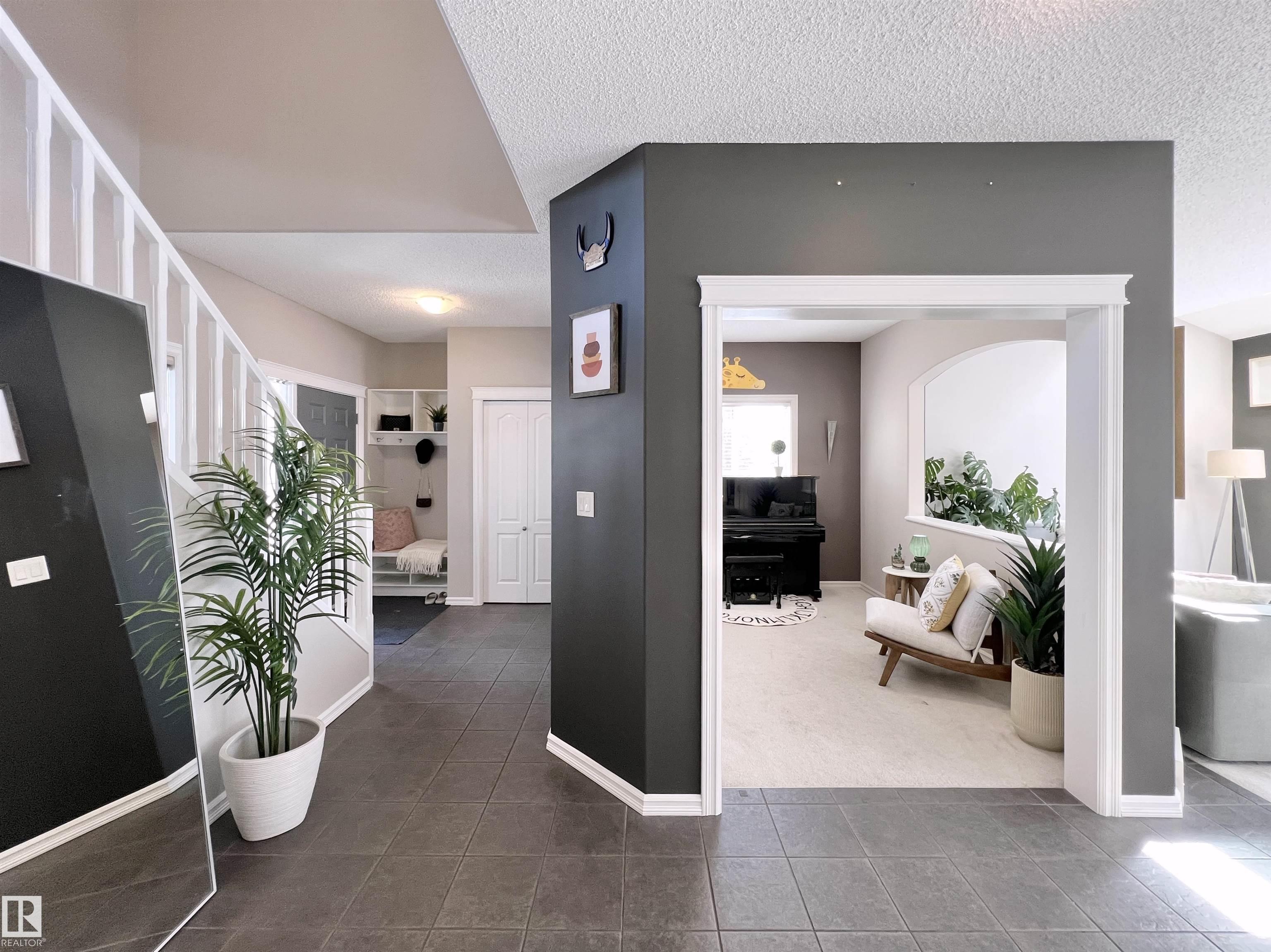 Photo 9 at 1007 Goodwin crest NW, Glastonbury, Edmonton