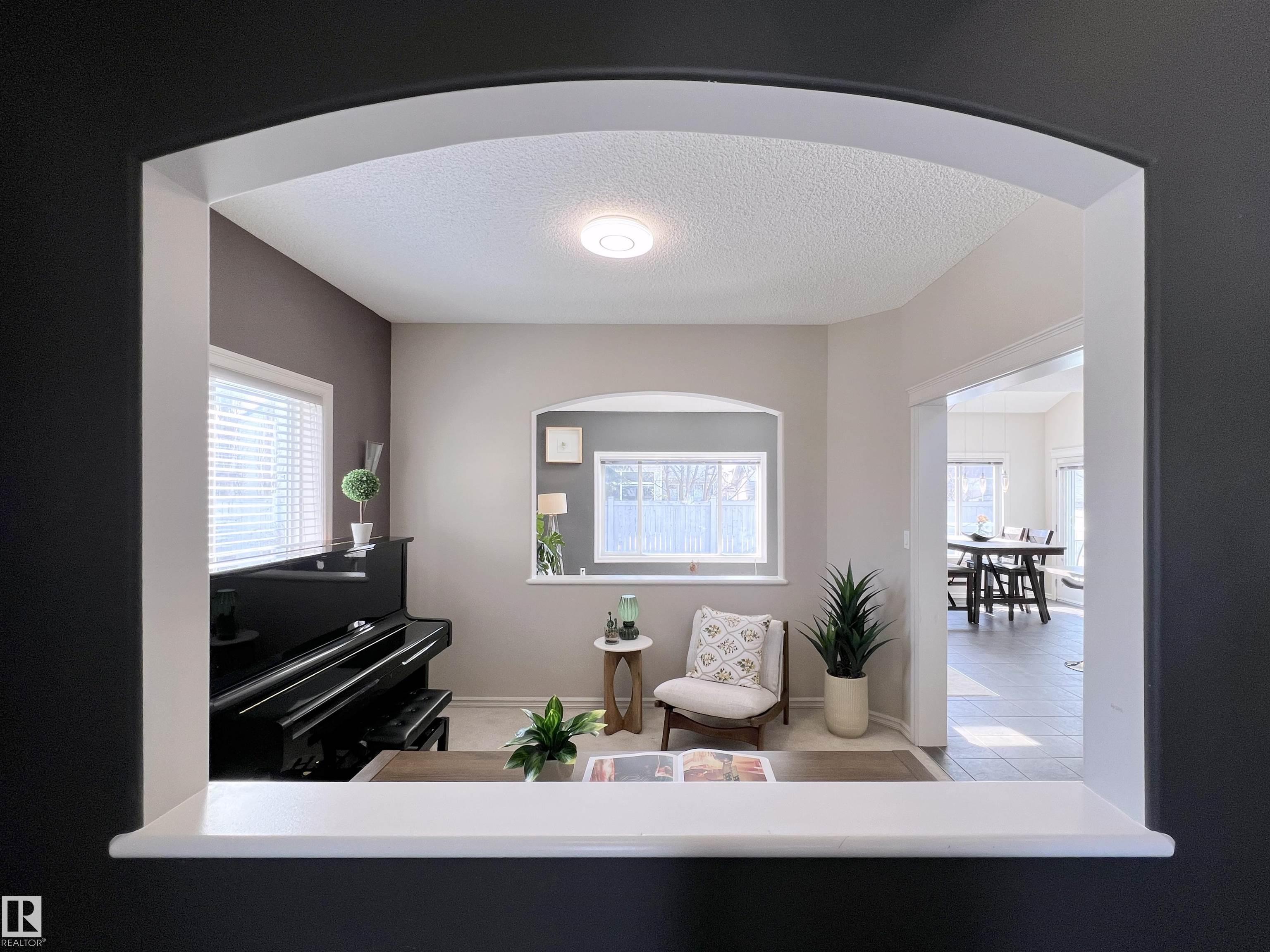 Photo 10 at 1007 Goodwin crest NW, Glastonbury, Edmonton