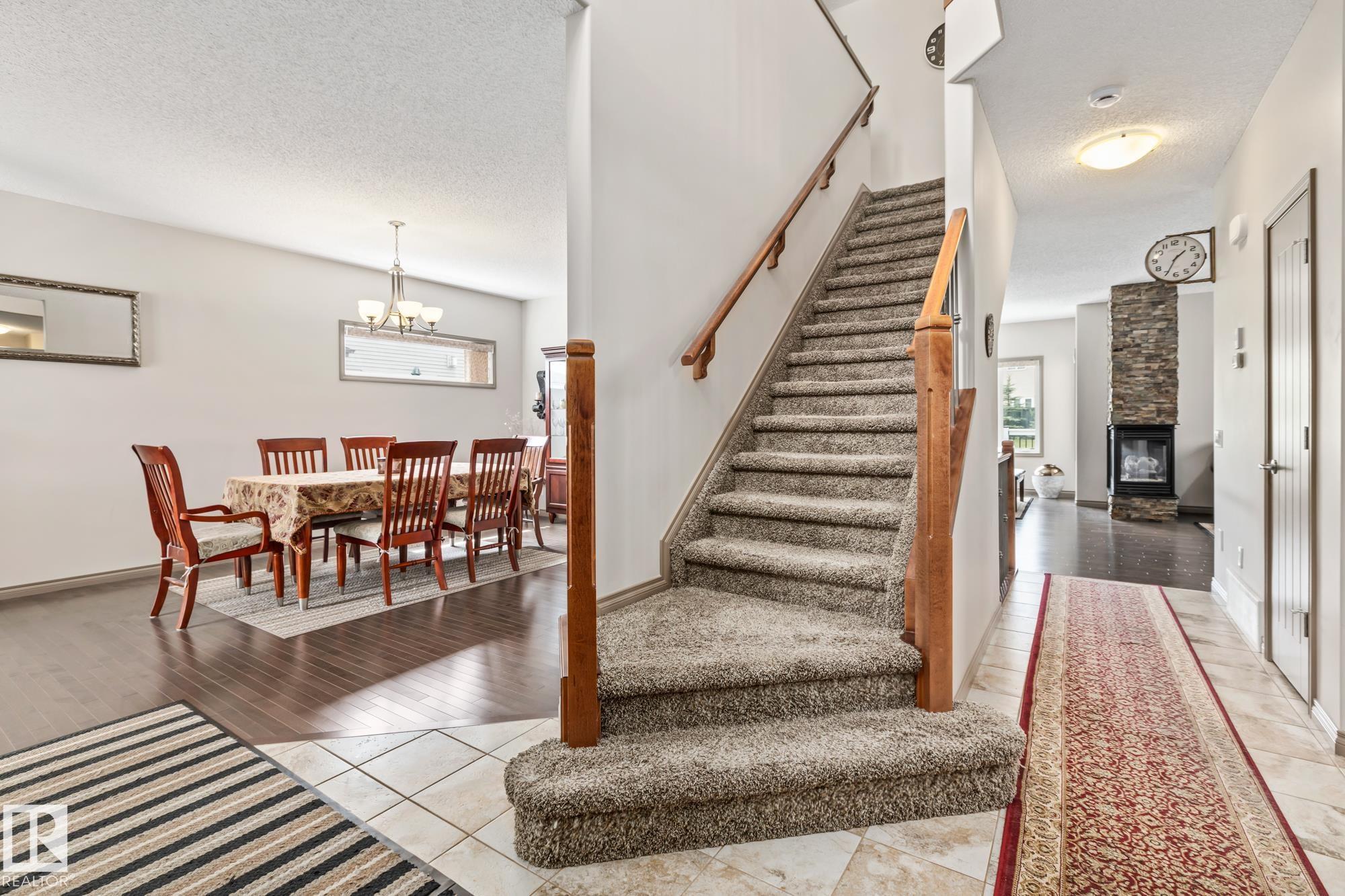 Photo 2 at 9520 206 Street NW, Webber Greens, Edmonton