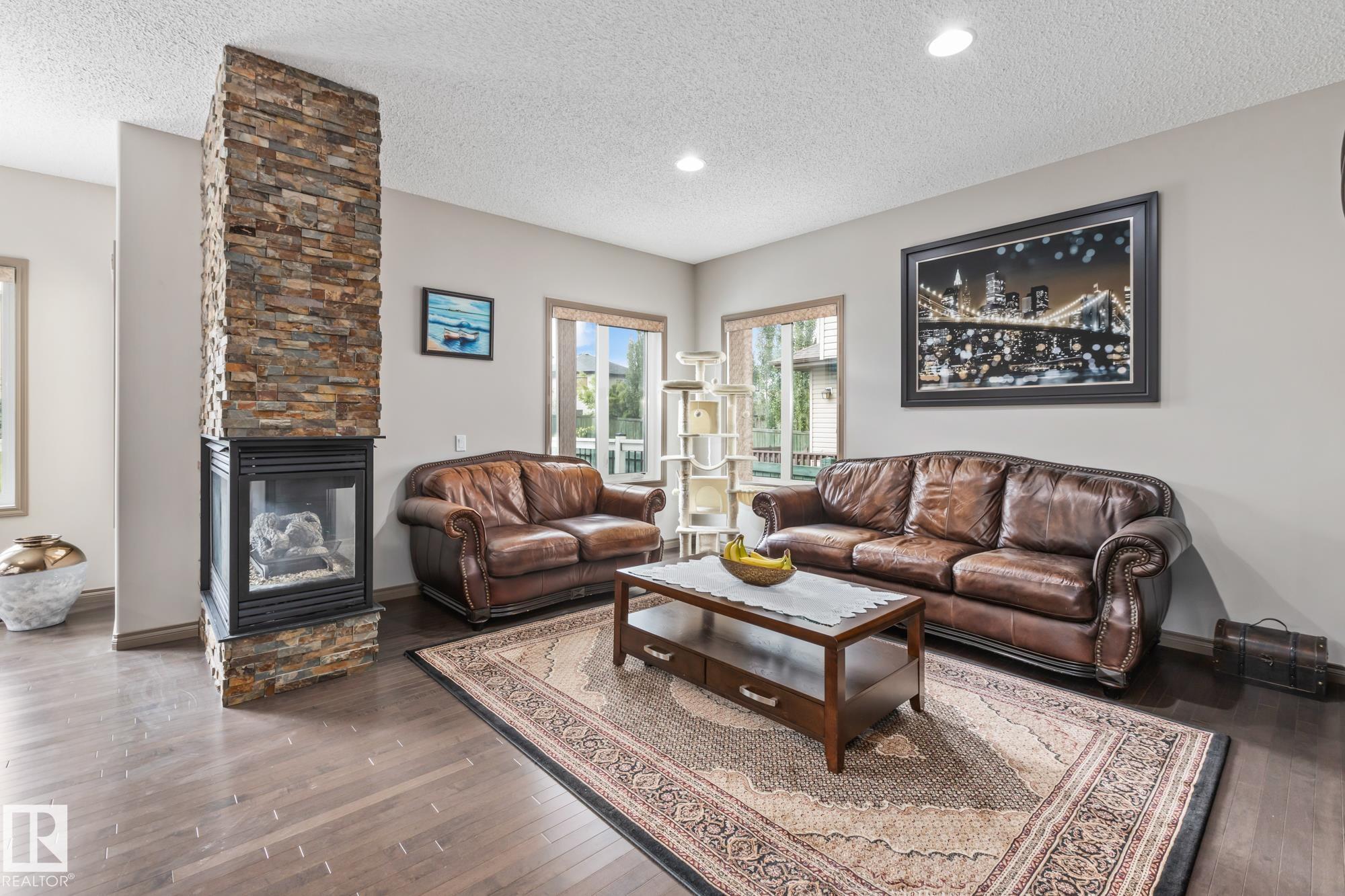 Photo 5 at 9520 206 Street NW, Webber Greens, Edmonton