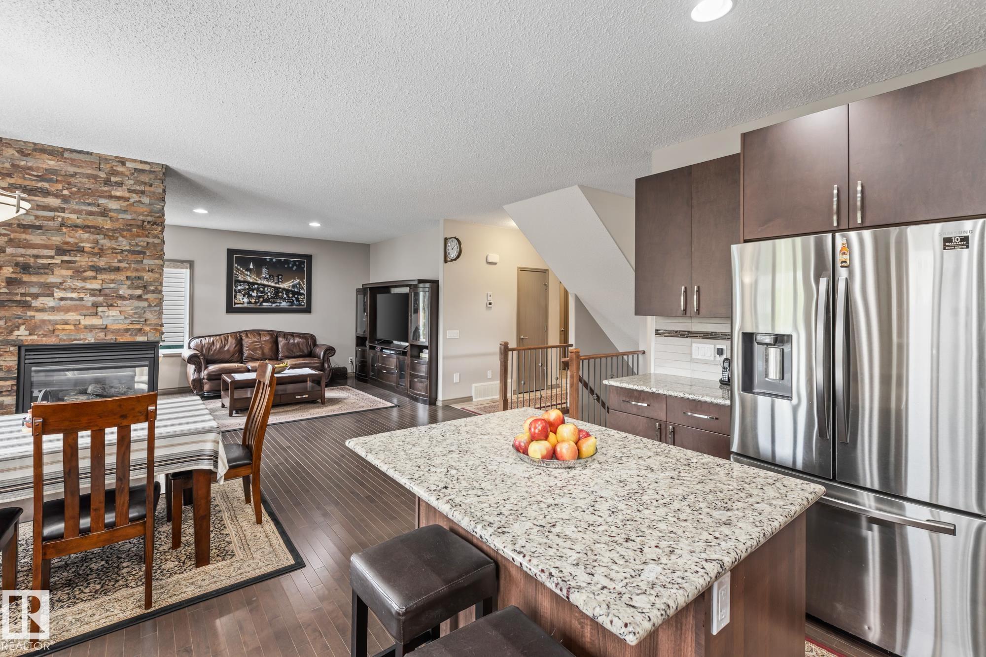 Photo 9 at 9520 206 Street NW, Webber Greens, Edmonton