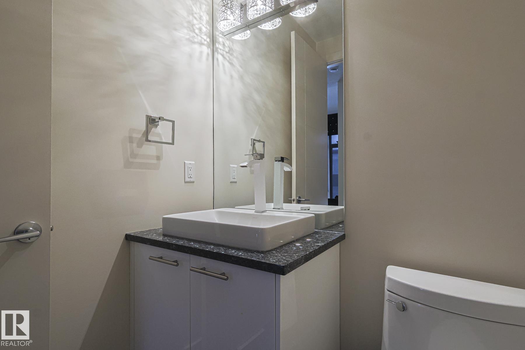 Photo 12 at 1116 Hainstock Green green SW, Hays Ridge Area, Edmonton