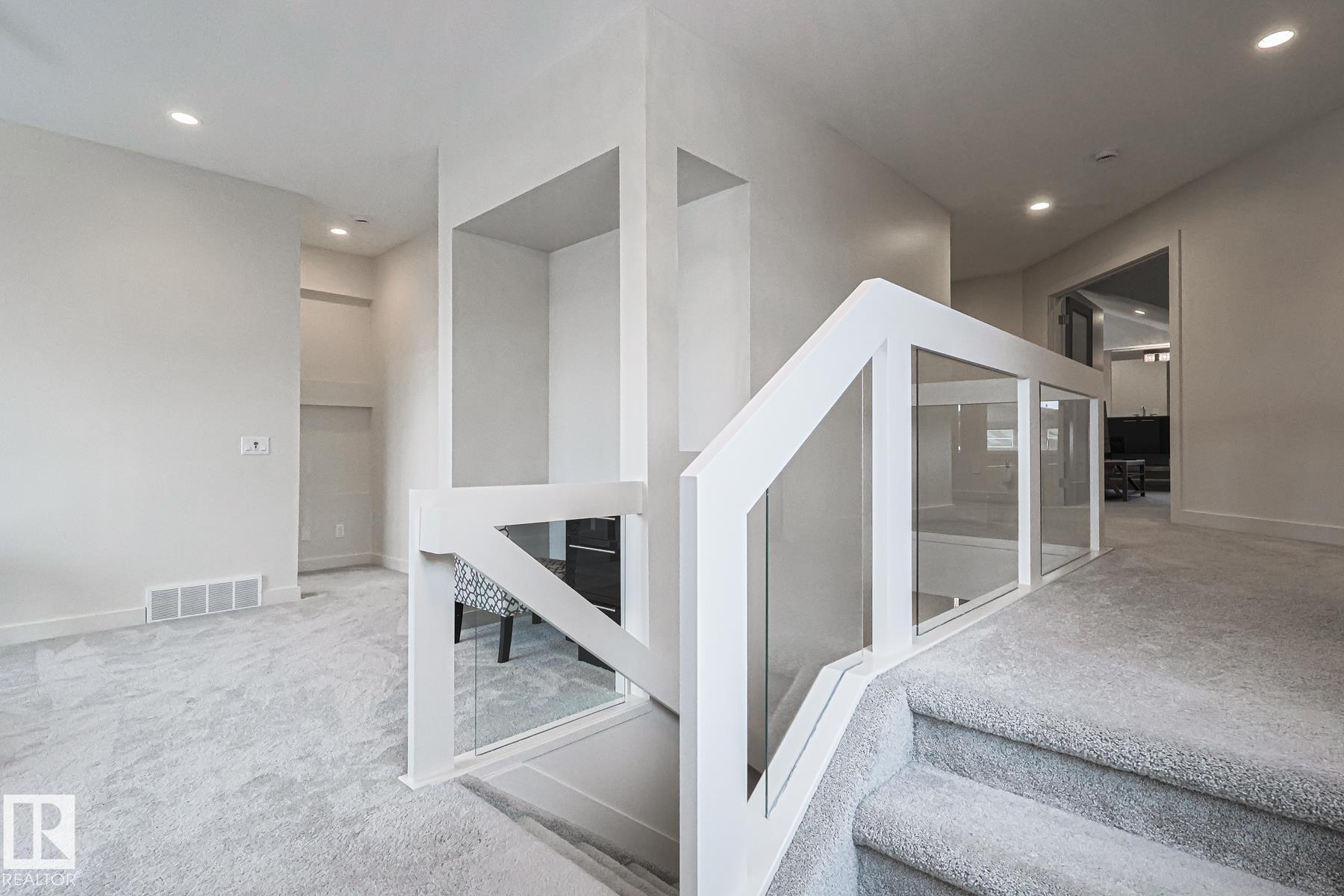 Photo 15 at 1116 Hainstock Green green SW, Hays Ridge Area, Edmonton