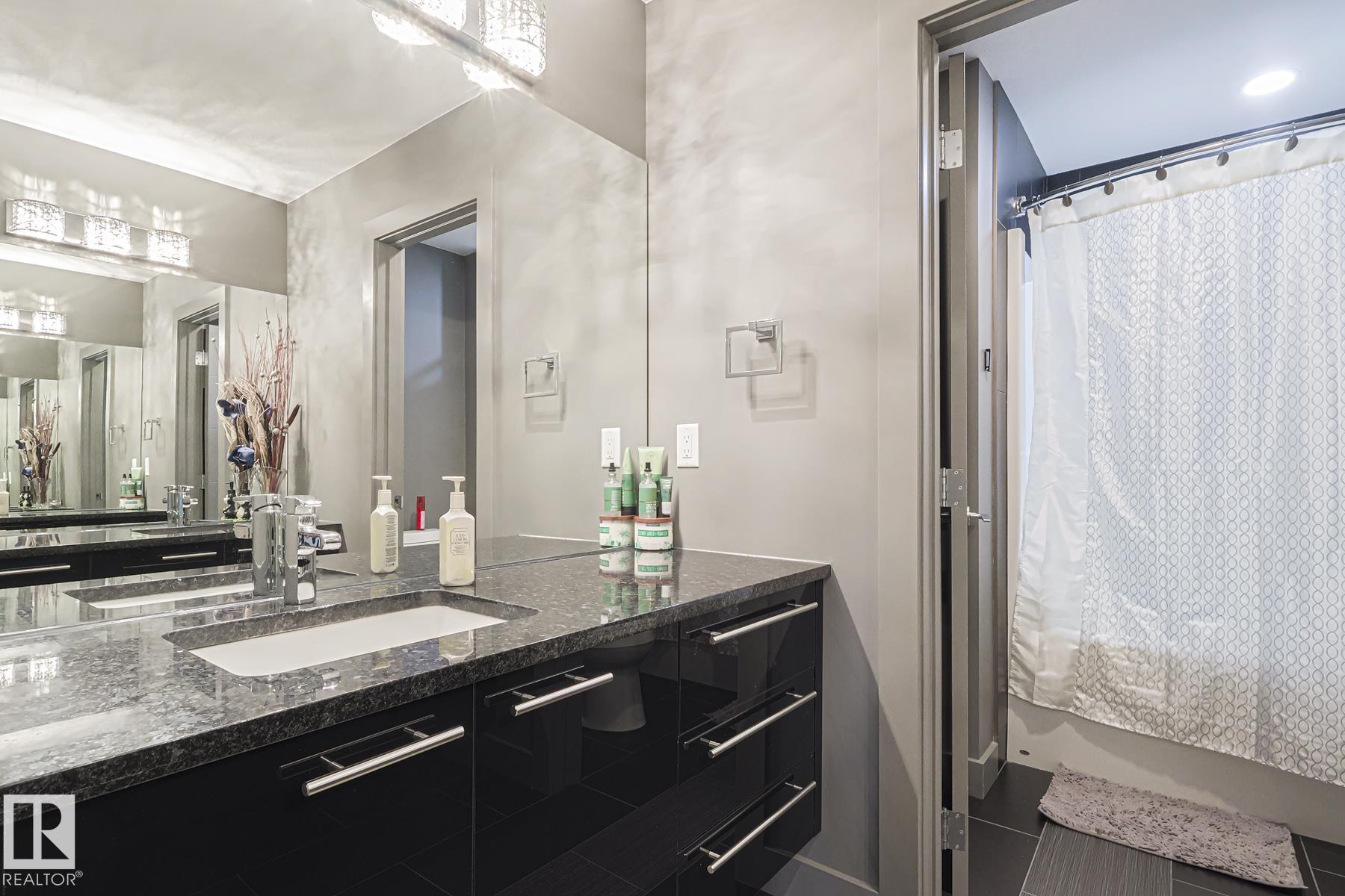 Photo 26 at 1116 Hainstock Green green SW, Hays Ridge Area, Edmonton