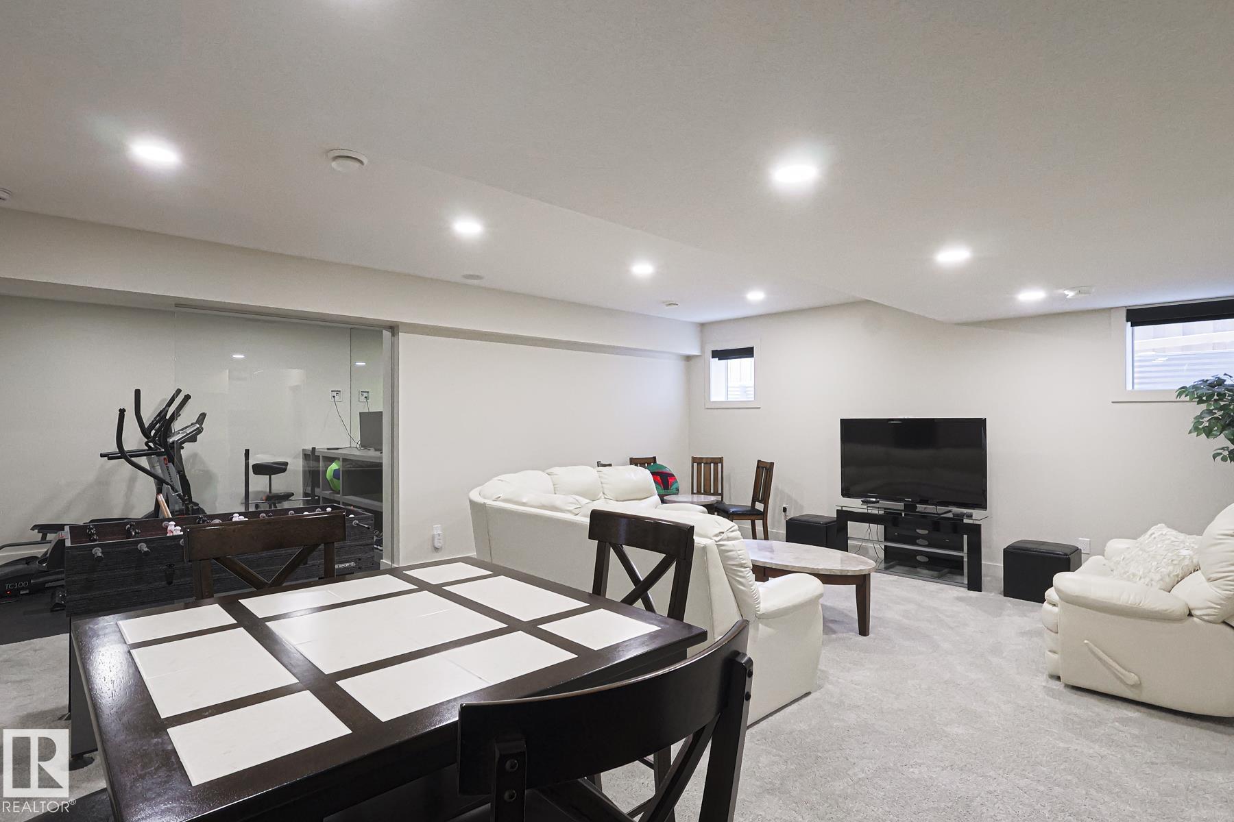 Photo 37 at 1116 Hainstock Green green SW, Hays Ridge Area, Edmonton