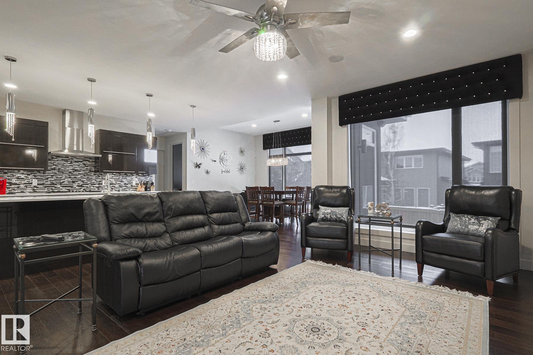 Photo 6 at 1116 Hainstock Green green SW, Hays Ridge Area, Edmonton